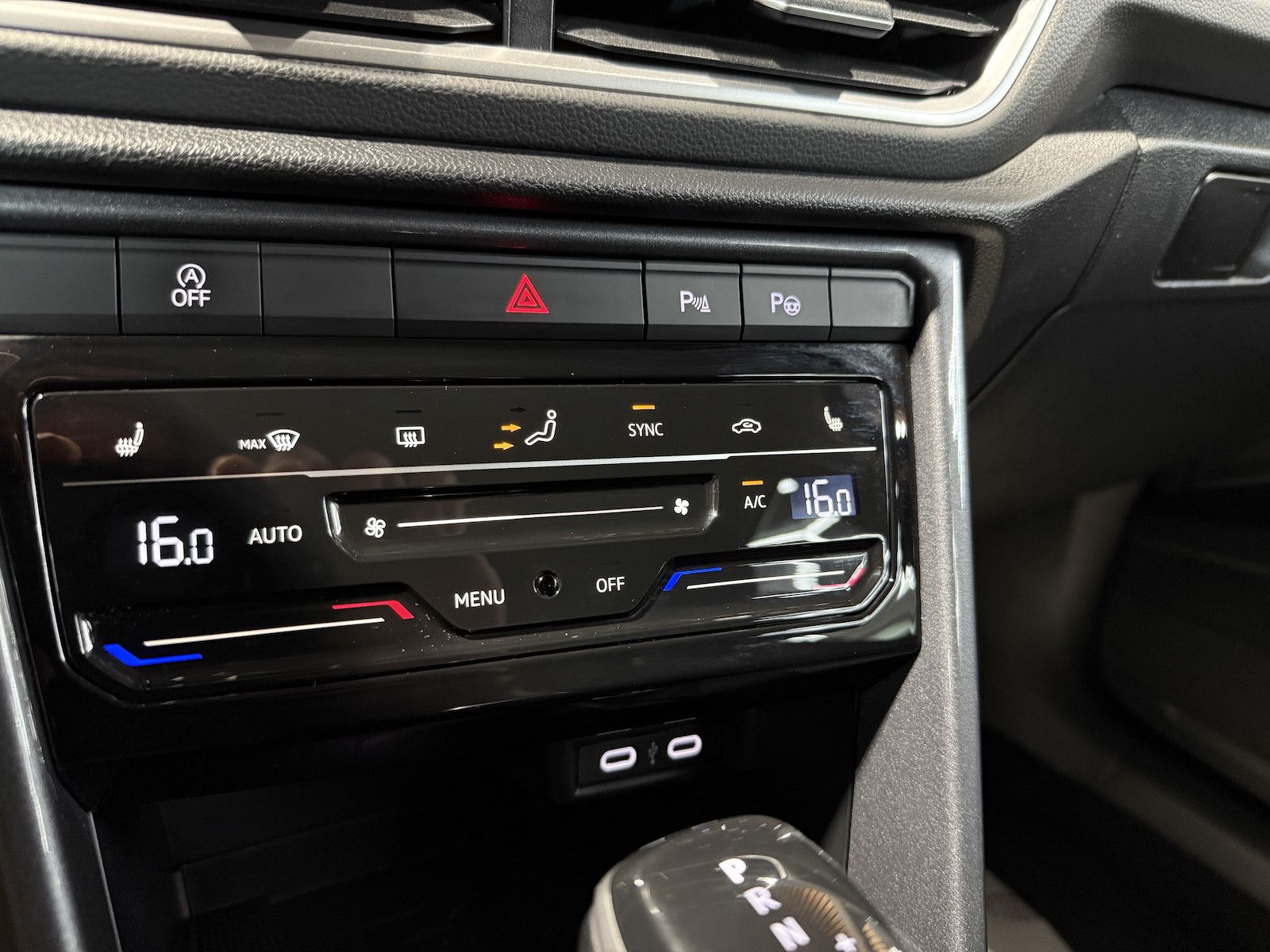 Fahrzeugabbildung Volkswagen T-Roc 2,0 TDI Style DSG Navi*LED*Kam*Virtual*ACC