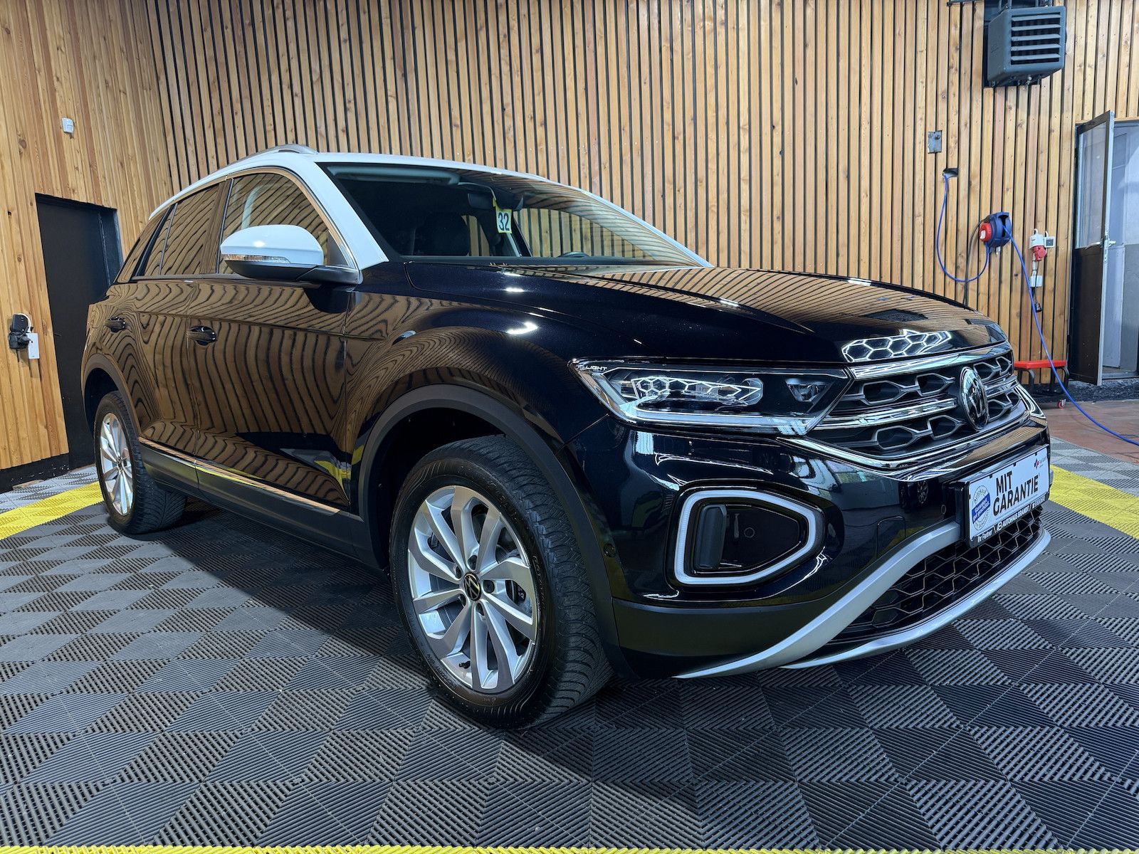 Fahrzeugabbildung Volkswagen T-Roc 2,0 TDI Style DSG Navi*LED*Kam*Virtual*ACC