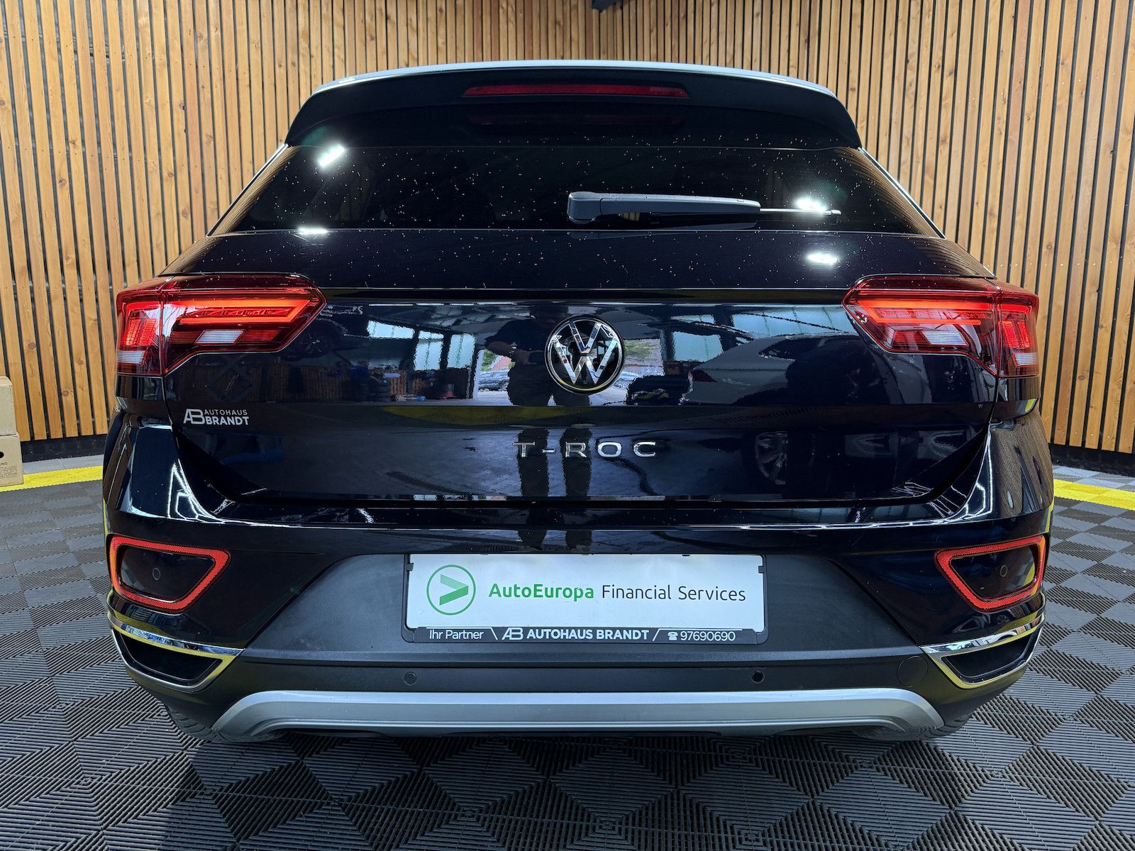 Fahrzeugabbildung Volkswagen T-Roc 2,0 TDI Style DSG Navi*LED*Kam*Virtual*ACC
