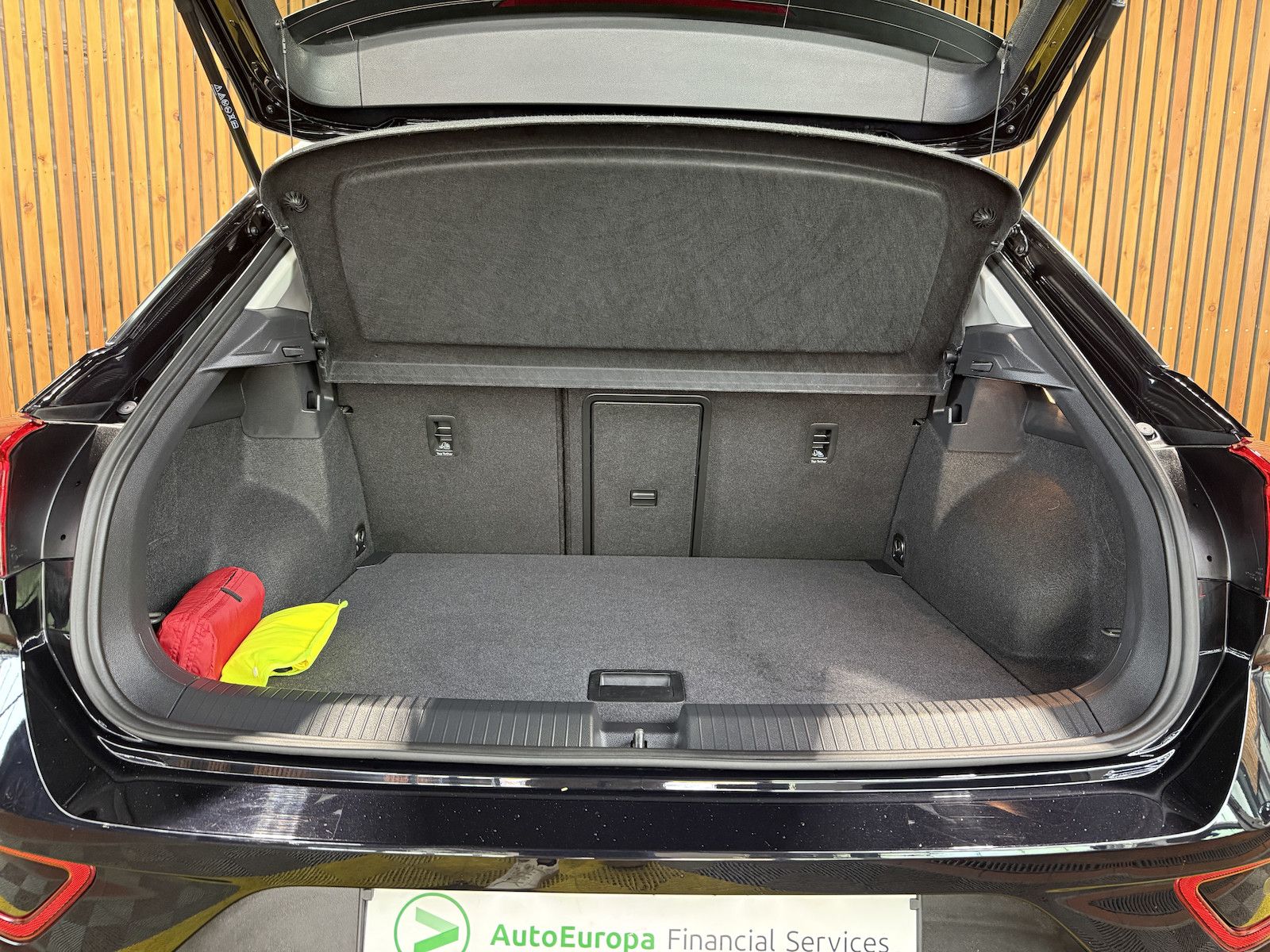 Fahrzeugabbildung Volkswagen T-Roc 2,0 TDI Style DSG Navi*LED*Kam*Virtual*ACC