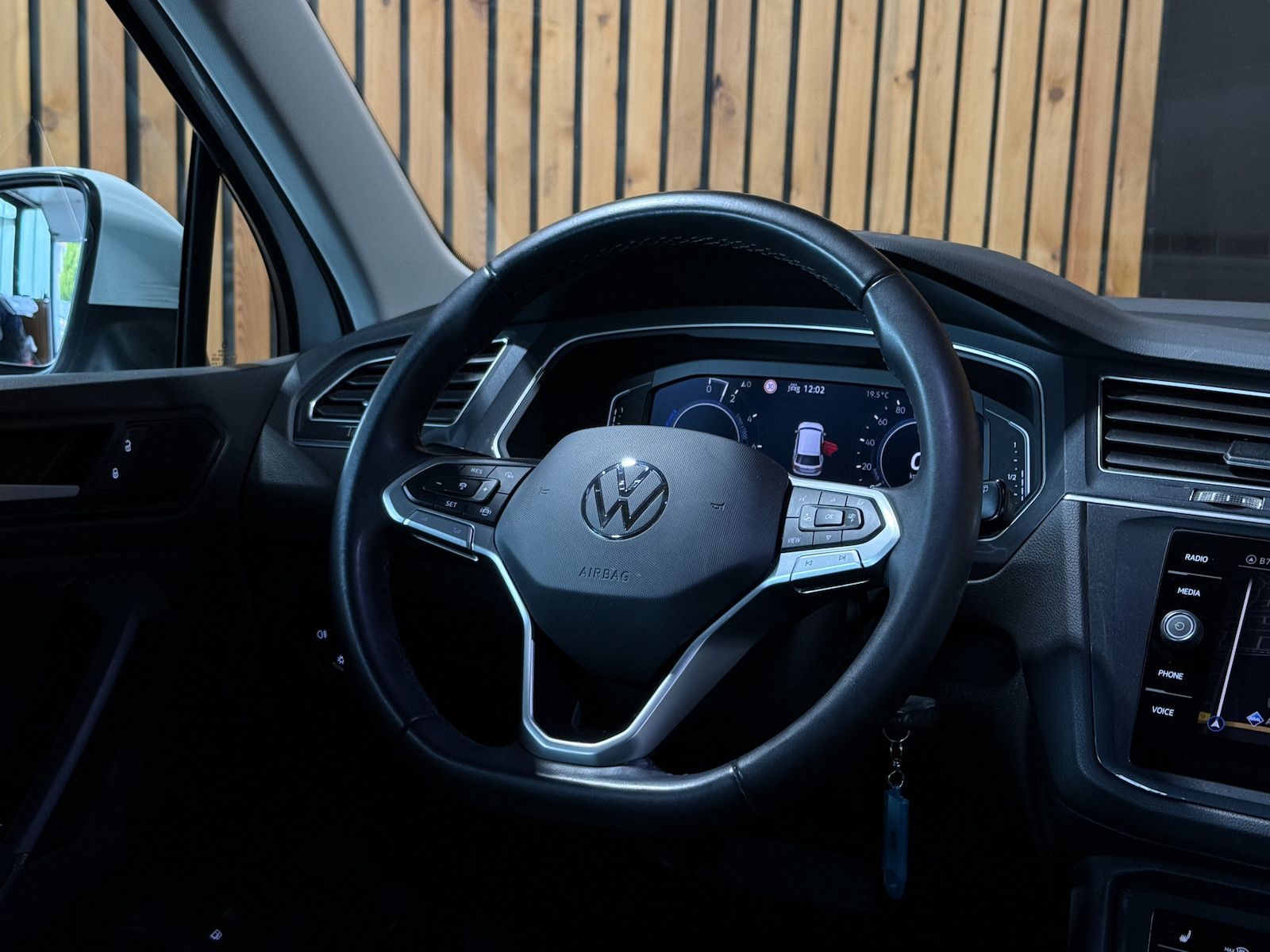 Fahrzeugabbildung Volkswagen Tiguan 1,4 eHybrid Life DSG *Navi*ACC*LED*AHK