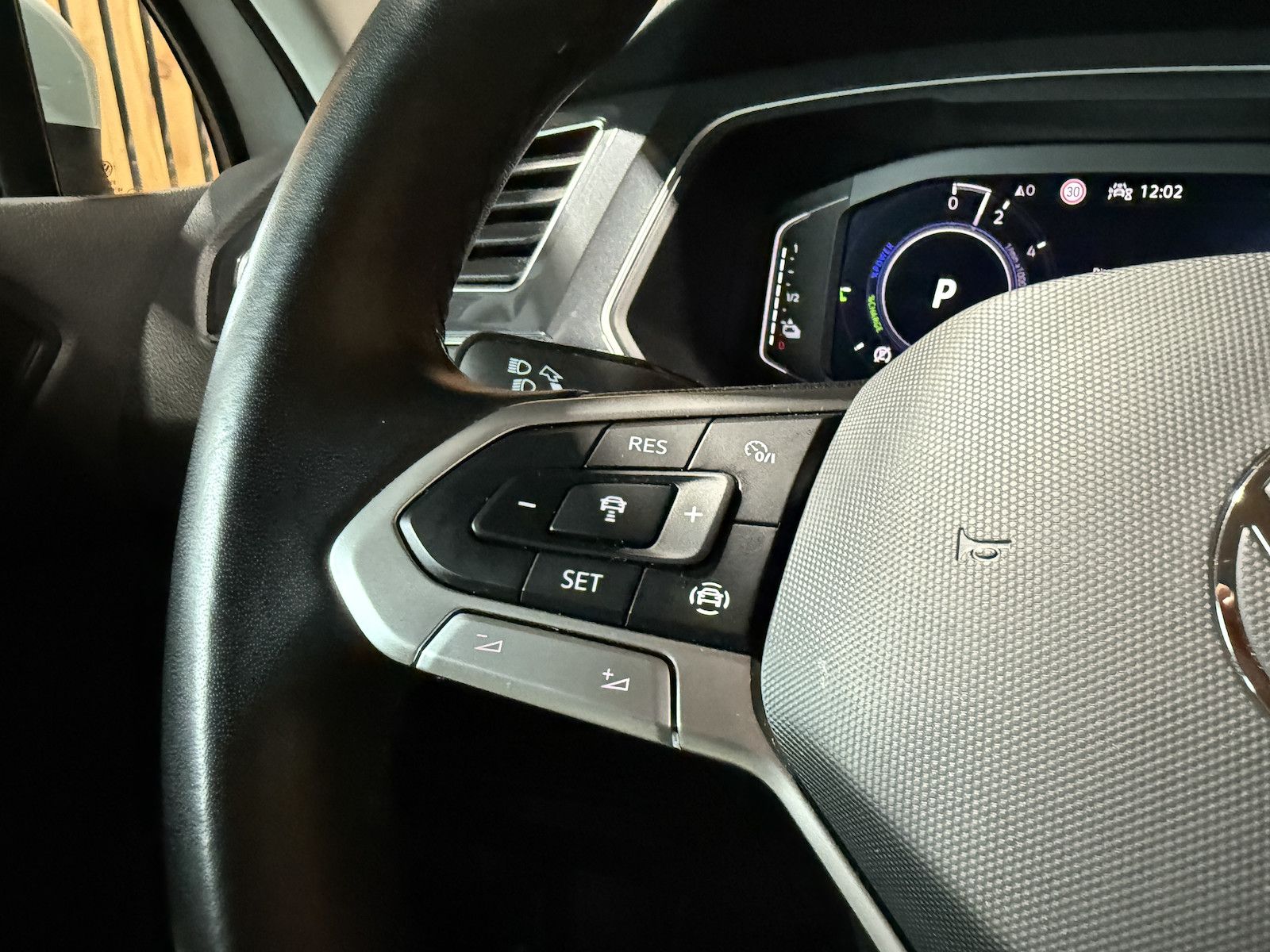 Fahrzeugabbildung Volkswagen Tiguan 1,4 eHybrid Life DSG *Navi*ACC*LED*AHK