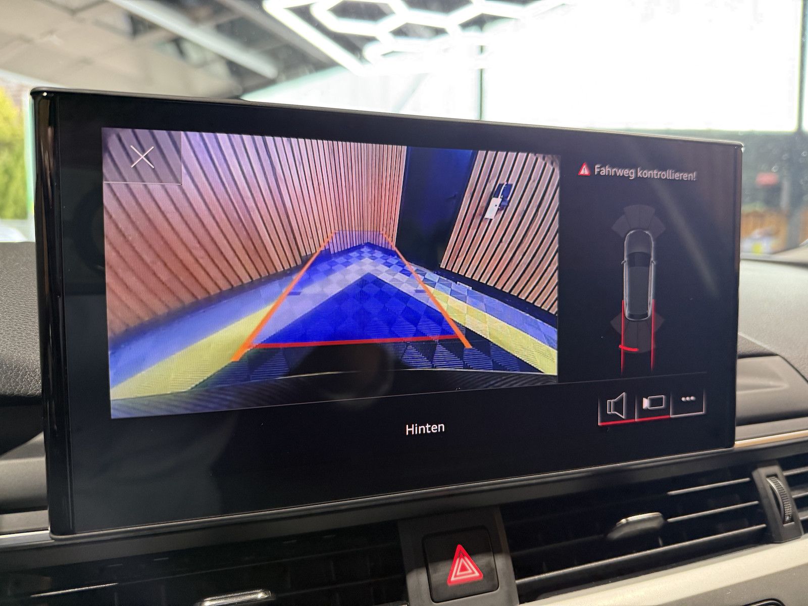 Fahrzeugabbildung Audi A4 Avant 2,0 TDI Aut. *Navi+*ACC*AHK*Kamera*App*