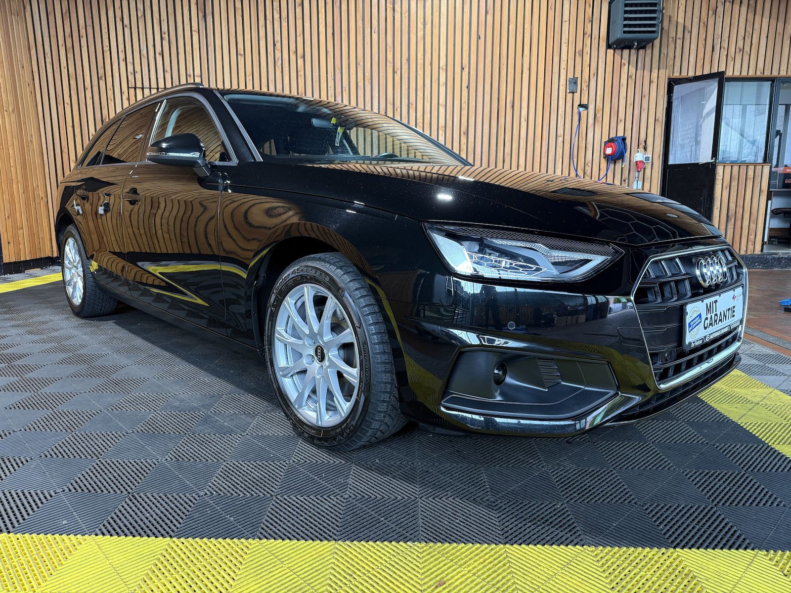 Fahrzeugabbildung Audi A4 Avant 2,0 TDI Aut. *Navi+*ACC*AHK*Kamera*App*