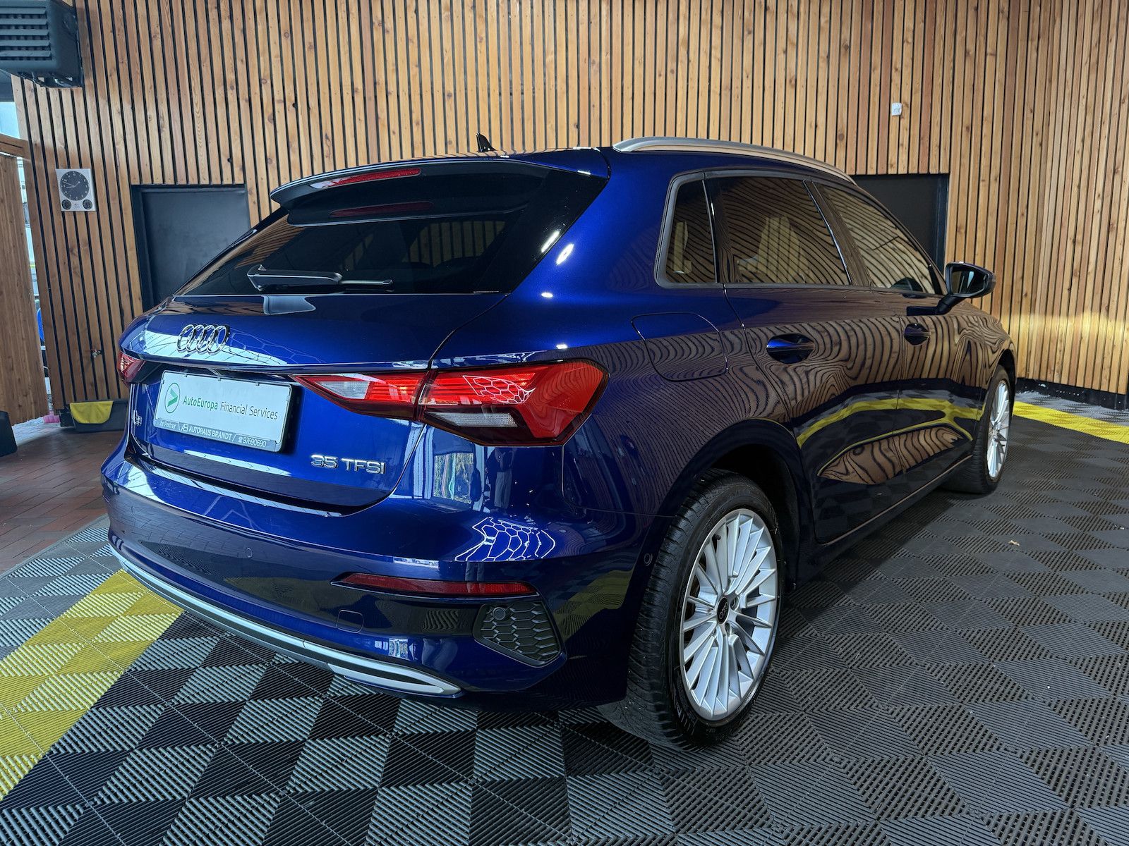 Fahrzeugabbildung Audi A3 Sportback advanced TFSI *Navi*LED*Kam*Virtual