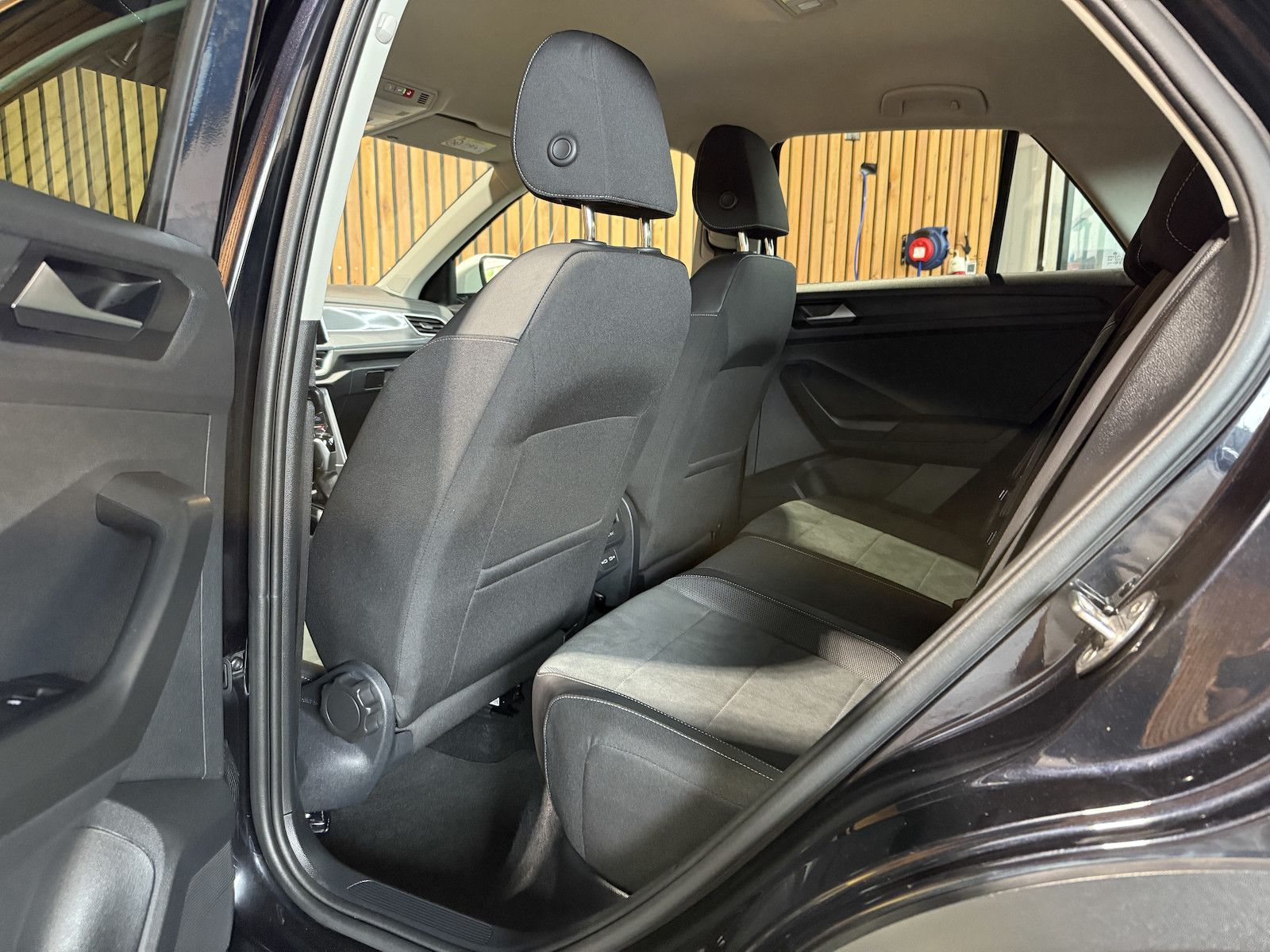 Fahrzeugabbildung Volkswagen T-Roc 2,0 TDI Style DSG Navi*LED*Kam*Virtual*AHK