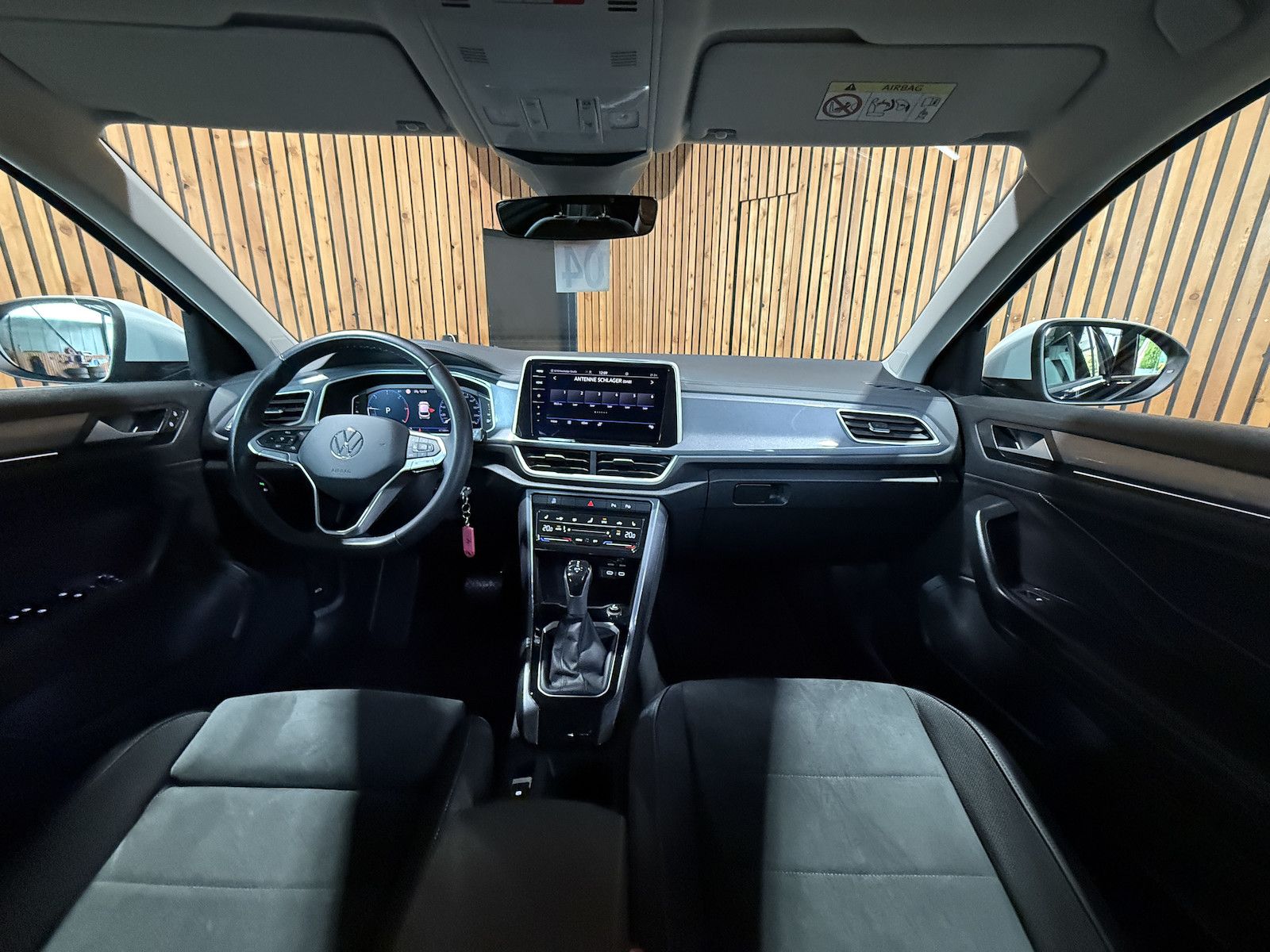 Fahrzeugabbildung Volkswagen T-Roc 2,0 TDI Style DSG Navi*LED*Kam*Virtual*AHK
