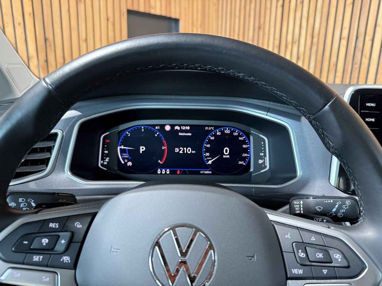 Fahrzeugabbildung Volkswagen T-Roc 2,0 TDI Style DSG Navi*LED*Kam*Virtual*AHK