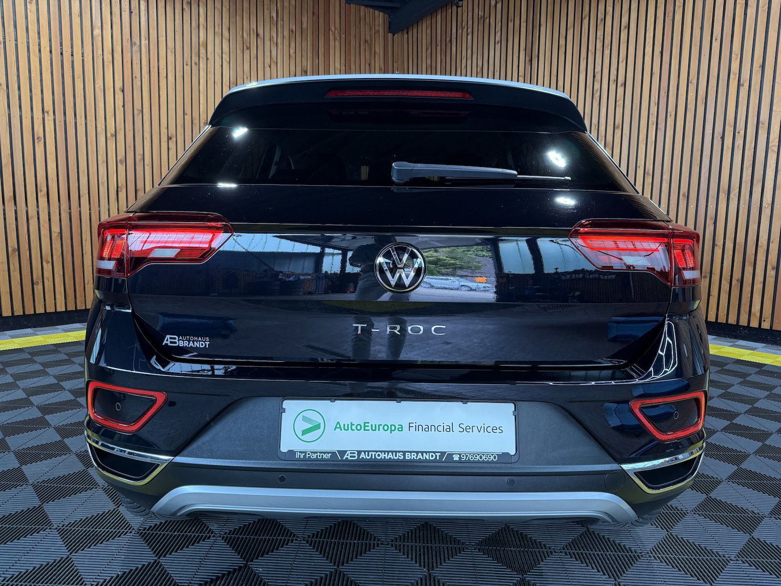 Fahrzeugabbildung Volkswagen T-Roc 2,0 TDI Style DSG Navi*LED*Kam*Virtual*AHK