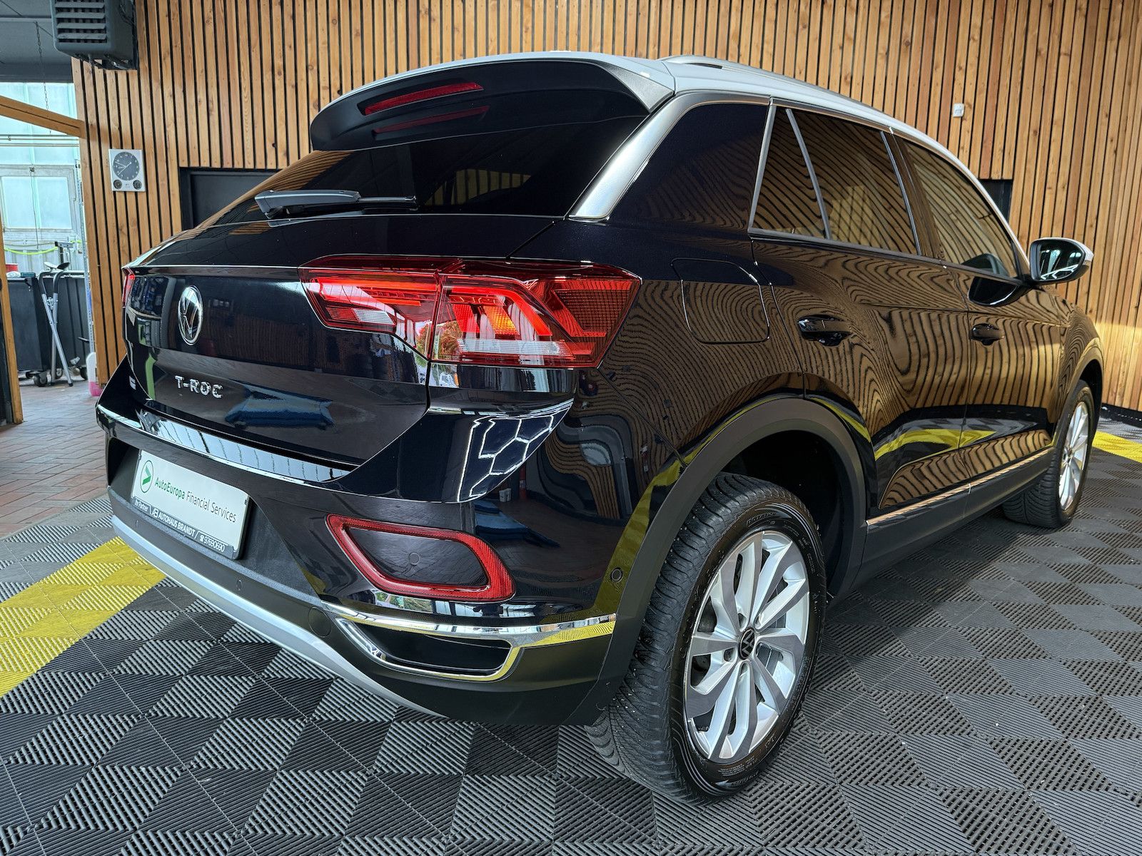 Fahrzeugabbildung Volkswagen T-Roc 2,0 TDI Style DSG Navi*LED*Kam*Virtual*AHK