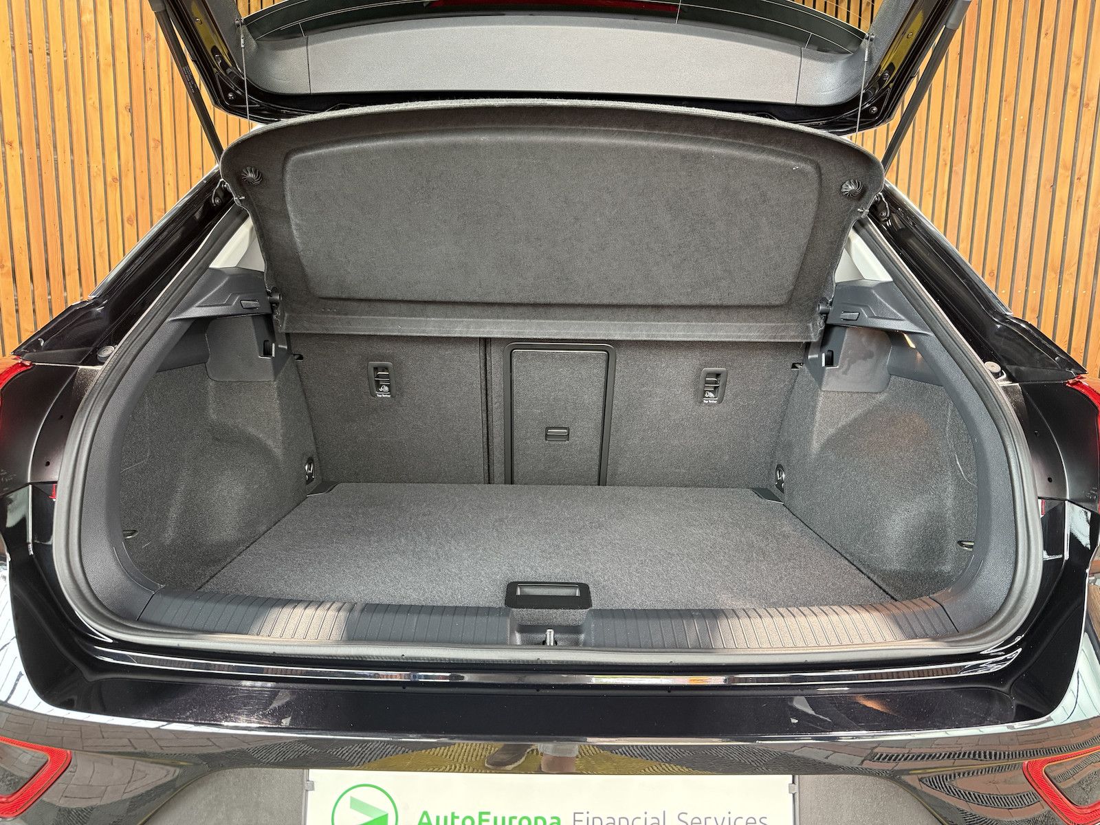 Fahrzeugabbildung Volkswagen T-Roc 2,0 TDI Style DSG Navi*LED*Kam*Virtual*AHK