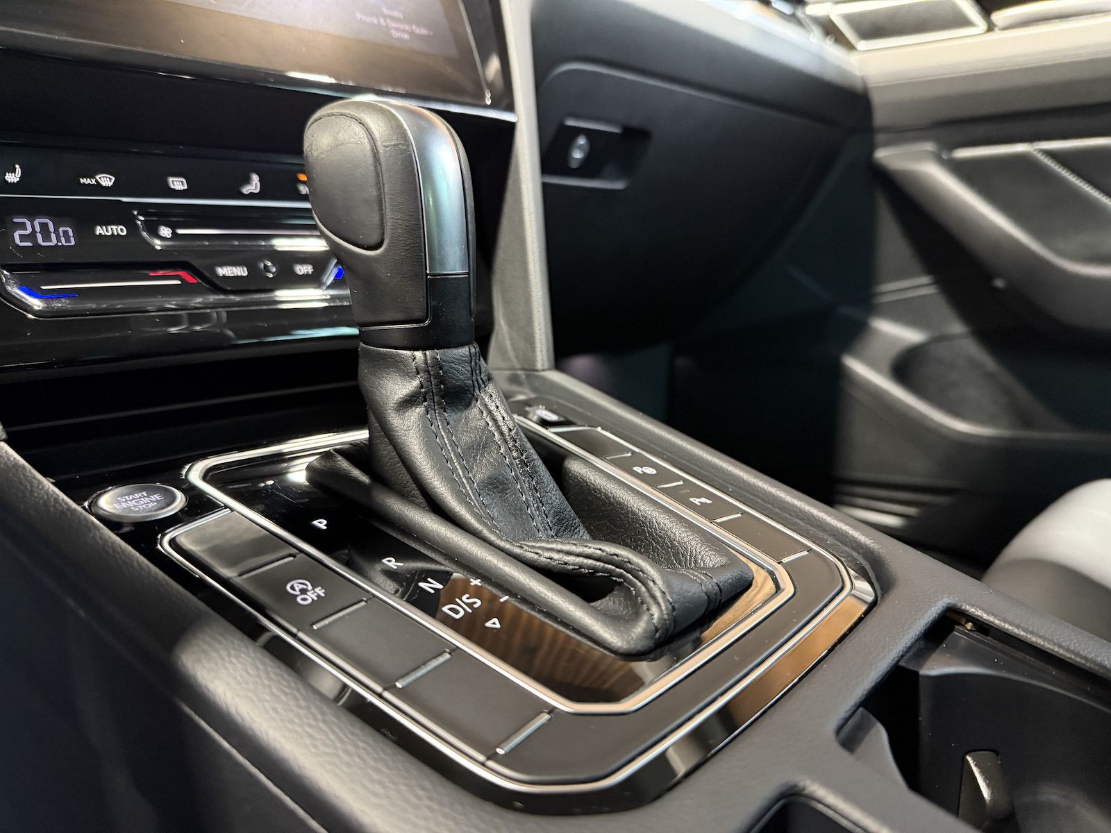 Fahrzeugabbildung Volkswagen Passat Variant 2,0 TDI DSG Navi*IQ*Kam*Leder*VIR