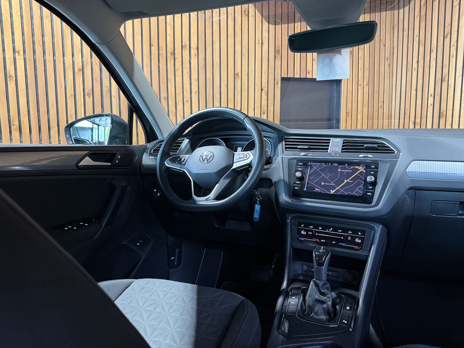 Fahrzeugabbildung Volkswagen Tiguan 1,5 TSI Life DSG *Navi*ACC*LED*el.Klappe*