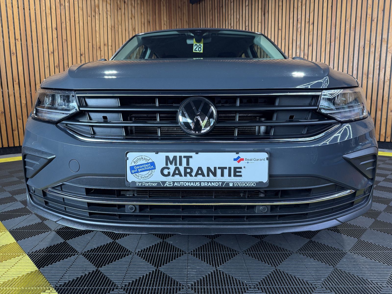 Fahrzeugabbildung Volkswagen Tiguan 1,5 TSI Life DSG *Navi*ACC*LED*el.Klappe*