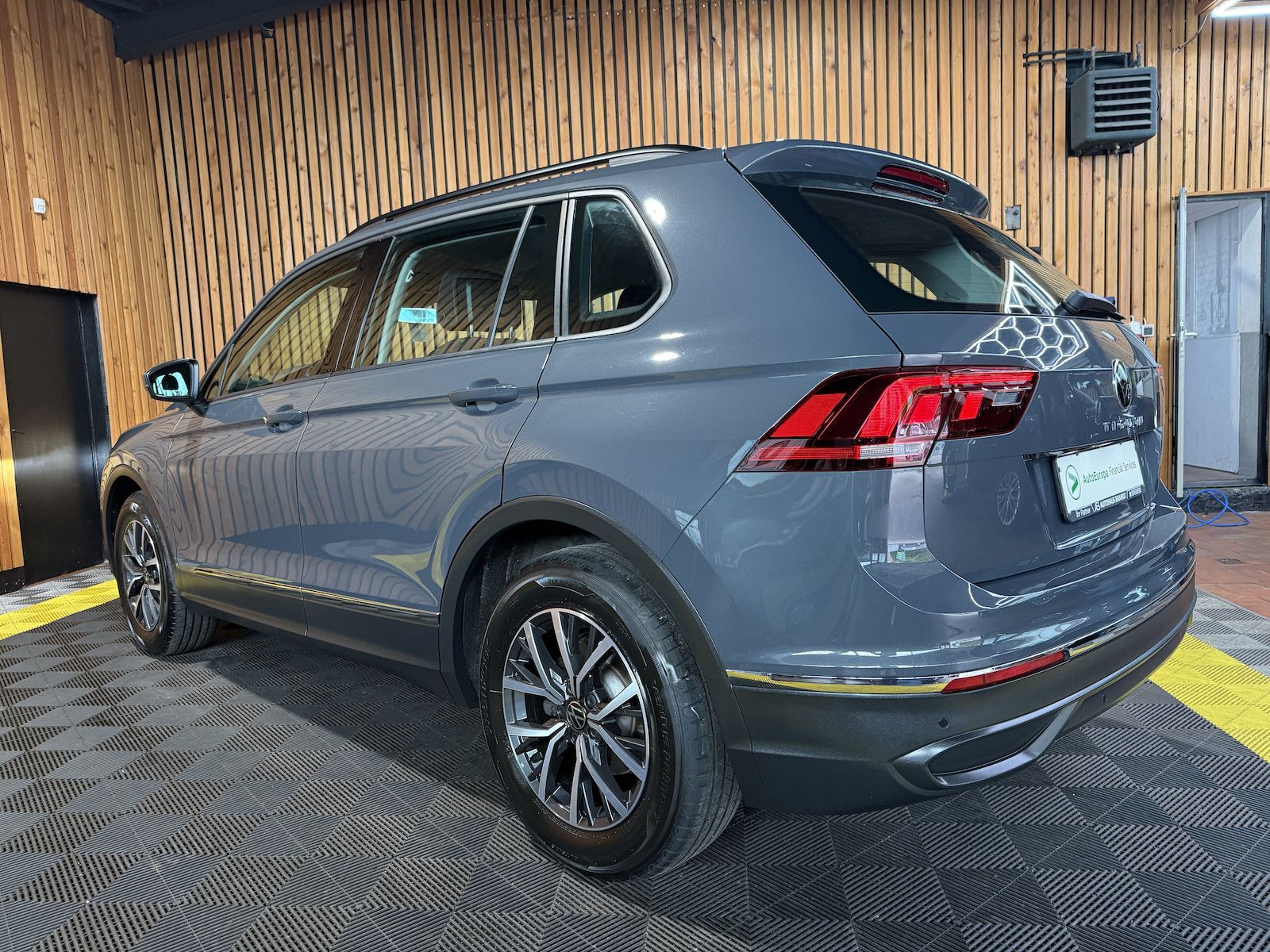 Fahrzeugabbildung Volkswagen Tiguan 1,5 TSI Life DSG *Navi*ACC*LED*el.Klappe*