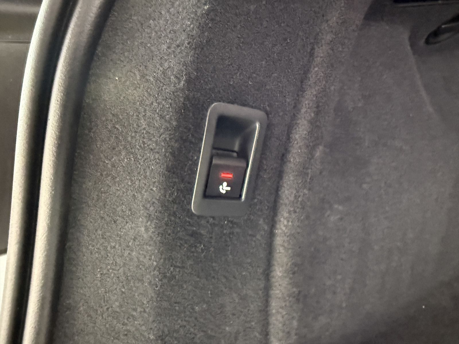 Fahrzeugabbildung Audi A4 Avant 2,0 TDI Aut. *Navi+*ACC*AHK*Kamera*App*