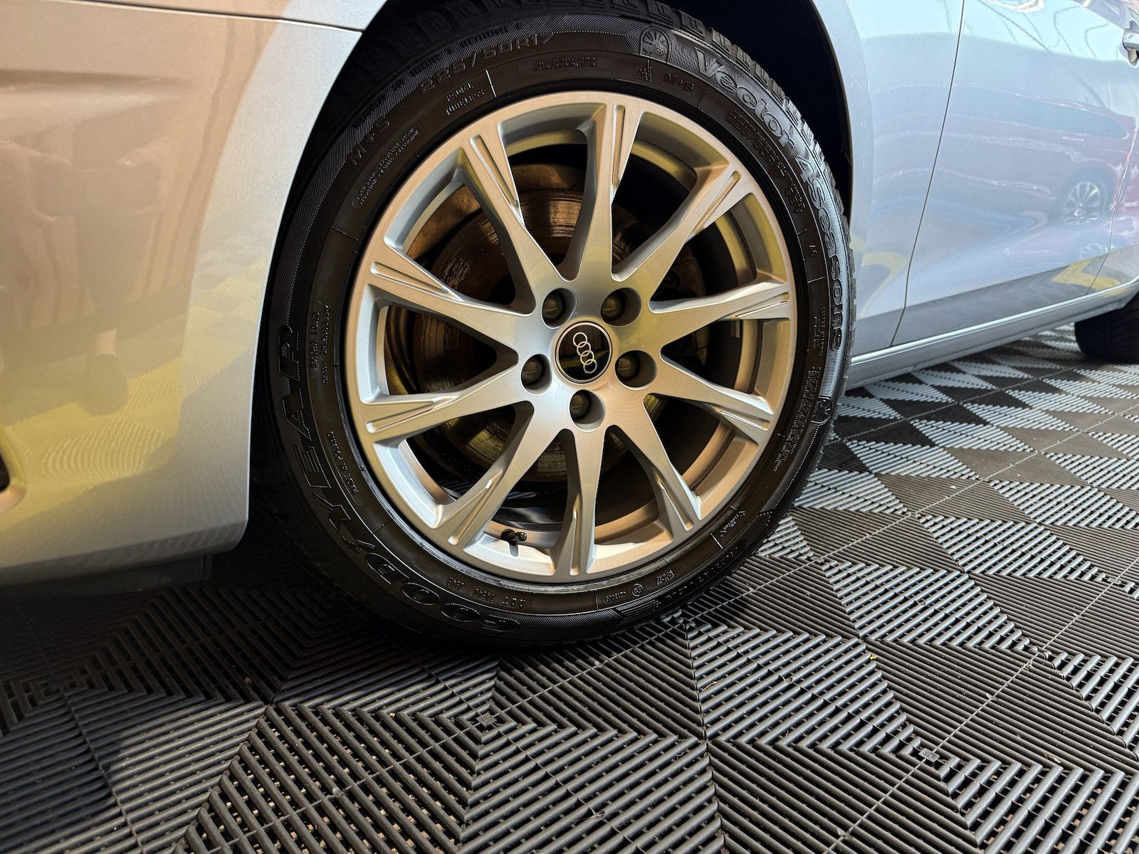 Fahrzeugabbildung Audi A4 Avant 2,0 TDI Aut. *Navi+*ACC*AHK*Kamera*App*