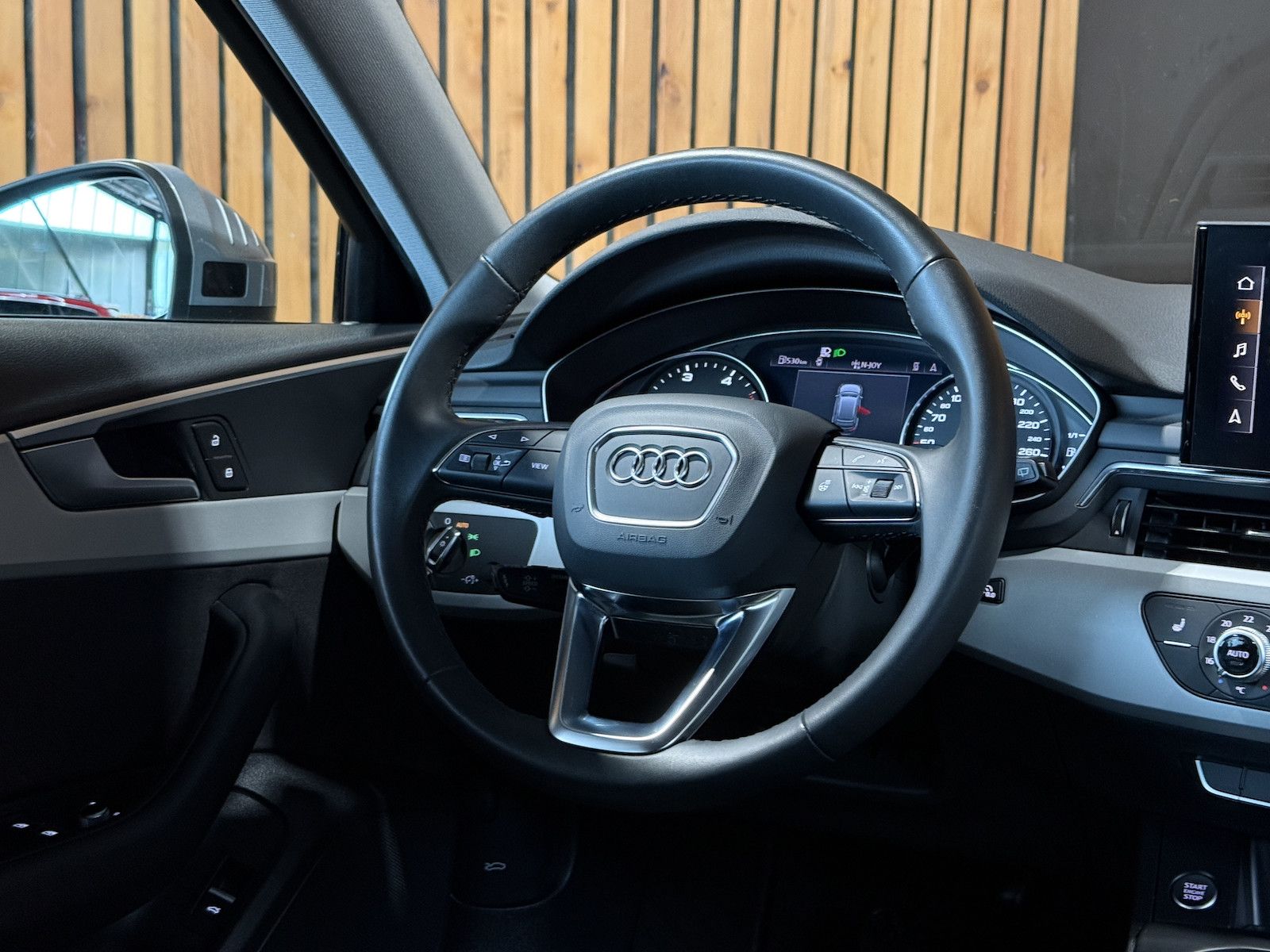 Fahrzeugabbildung Audi A4 Avant 2,0 TDI Aut. *Navi+*ACC*AHK*Kamera*App*