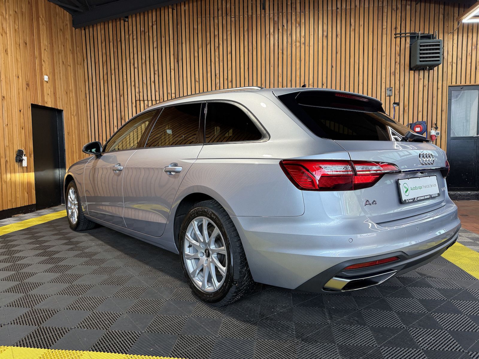Fahrzeugabbildung Audi A4 Avant 2,0 TDI Aut. *Navi+*ACC*AHK*Kamera*App*
