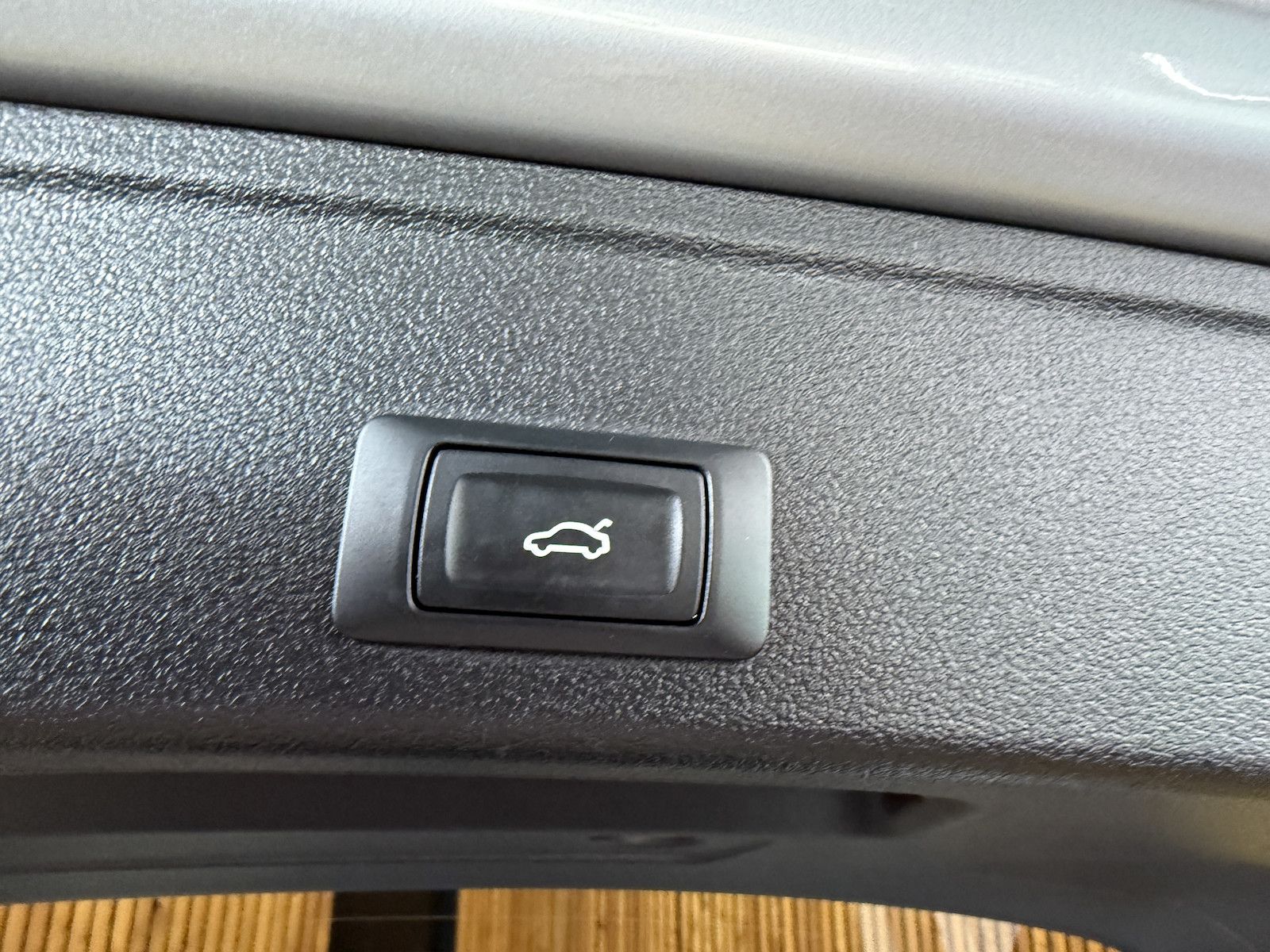 Fahrzeugabbildung Audi A4 Avant 2,0 TDI Aut. *Navi+*ACC*AHK*Kamera*App*