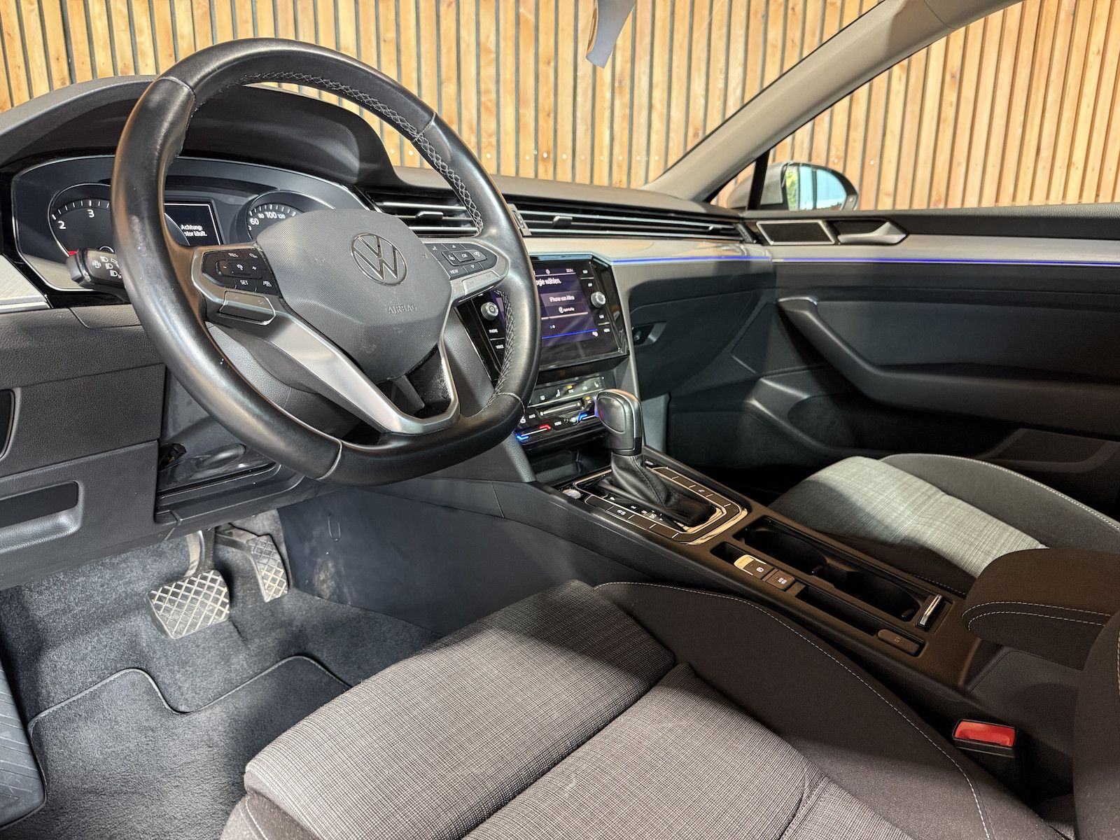 Fahrzeugabbildung Volkswagen Passat Variant 2,0 TDI DSG *Navi*LED*Kam*AHK*ACC
