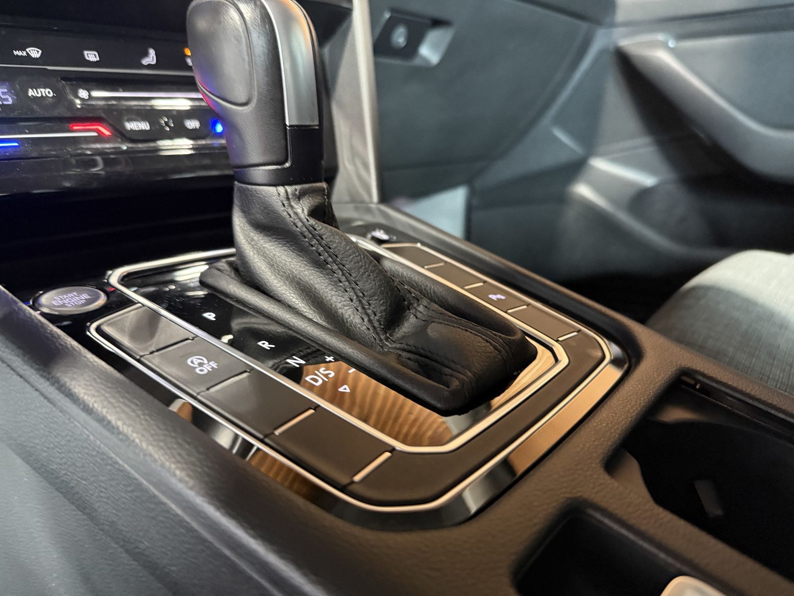 Fahrzeugabbildung Volkswagen Passat Variant 2,0 TDI DSG *Navi*LED*Kam*AHK*ACC