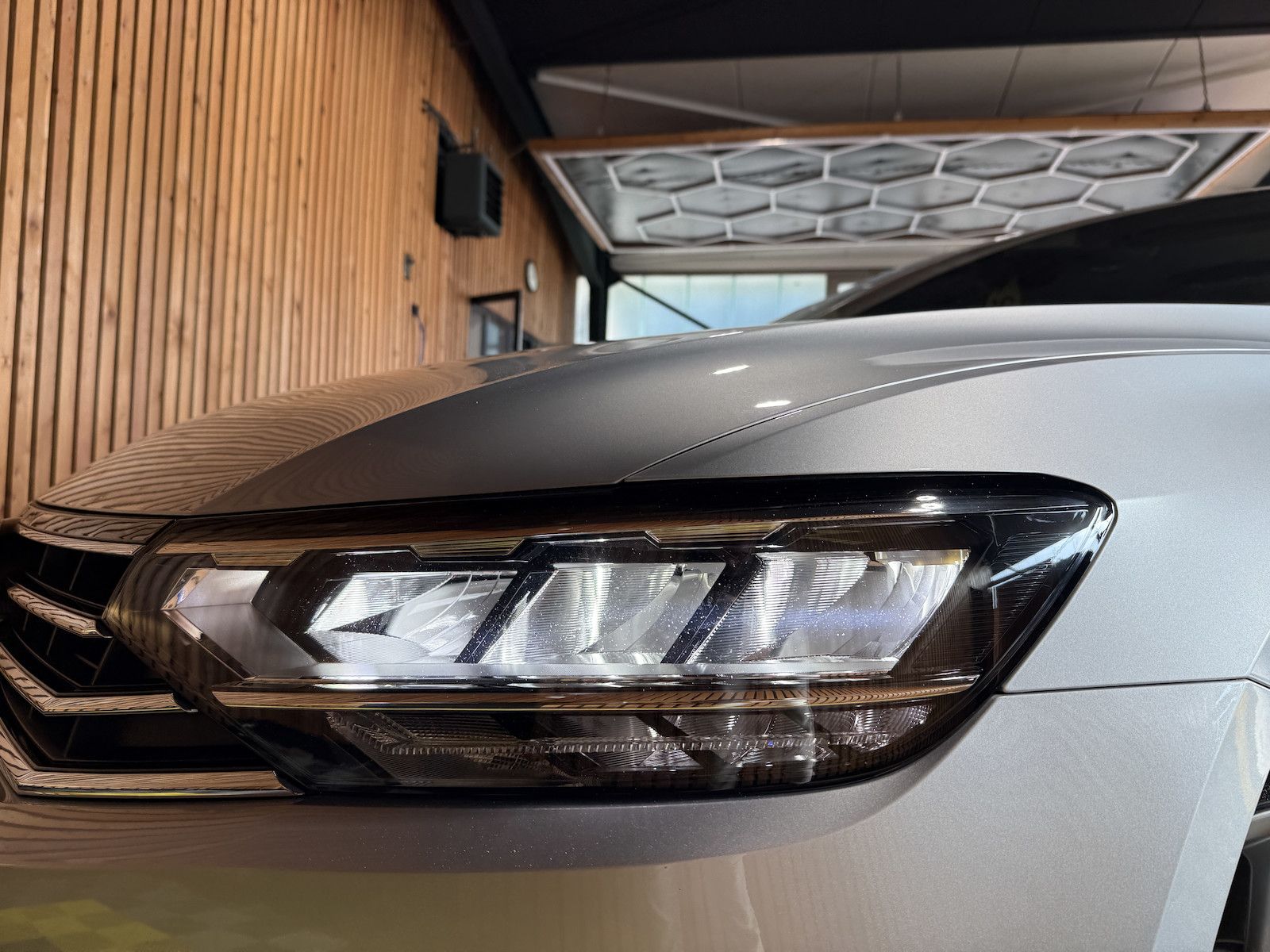Fahrzeugabbildung Volkswagen Passat Variant 2,0 TDI DSG *Navi*LED*Kam*AHK*ACC