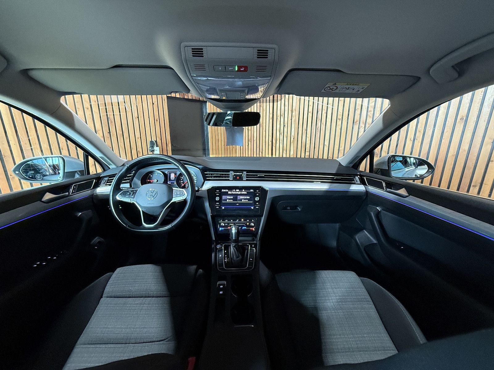 Fahrzeugabbildung Volkswagen Passat Variant 2,0 TDI DSG *Navi*LED*Kam*AHK*ACC