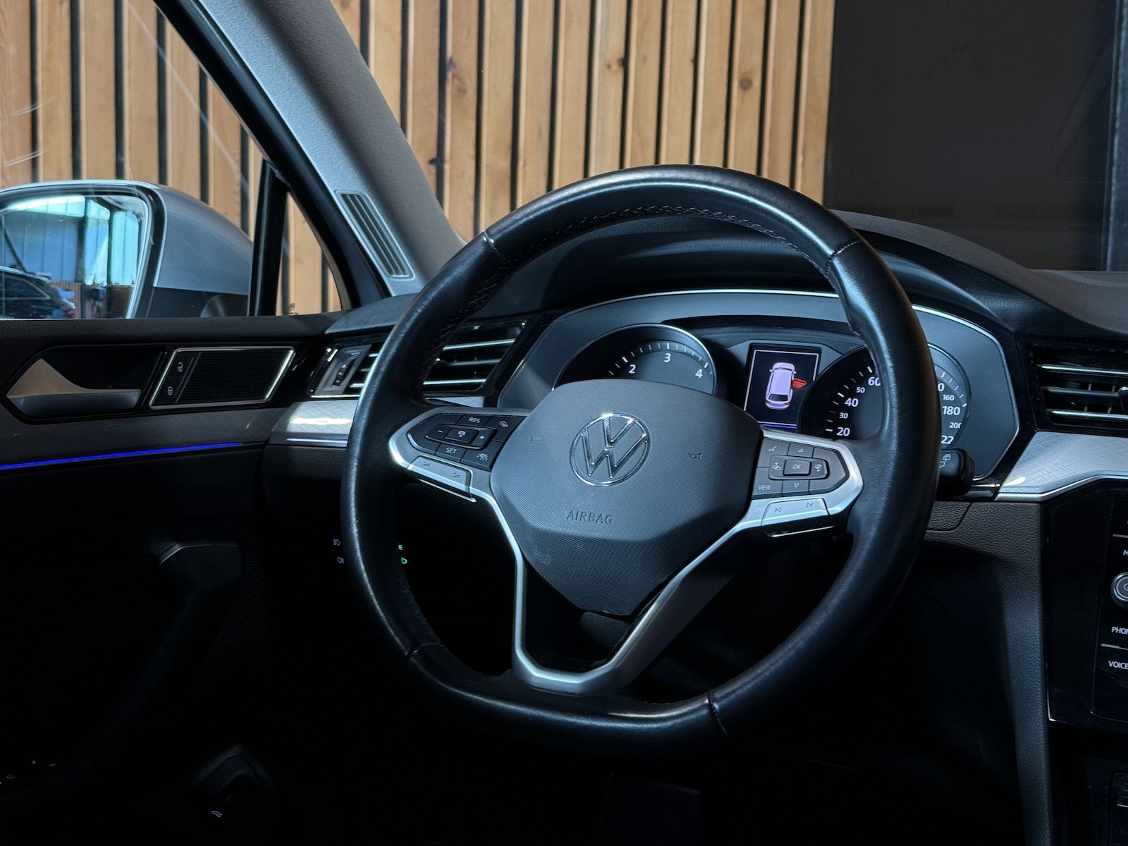 Fahrzeugabbildung Volkswagen Passat Variant 2,0 TDI DSG *Navi*LED*Kam*AHK*ACC
