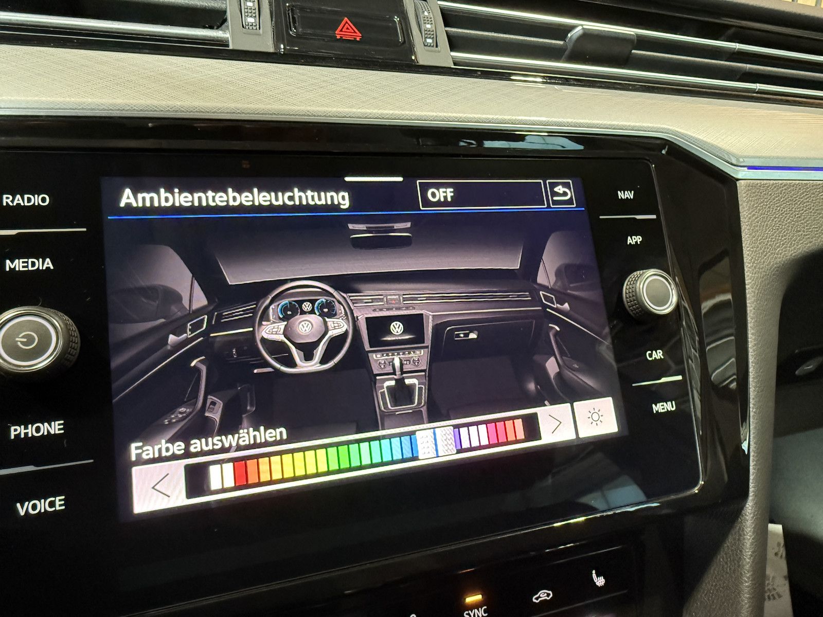 Fahrzeugabbildung Volkswagen Passat Variant 2,0 TDI DSG *Navi*LED*Kam*AHK*ACC