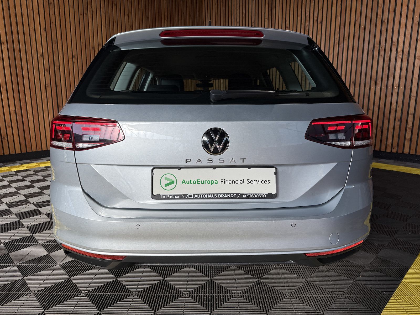 Fahrzeugabbildung Volkswagen Passat Variant 2,0 TDI DSG *Navi*LED*Kam*AHK*ACC