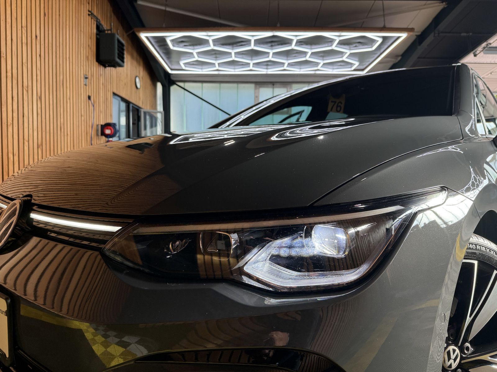 Fahrzeugabbildung Volkswagen Golf Variant 2,0TDI R-Line Black DSG *Navi*Keyl.