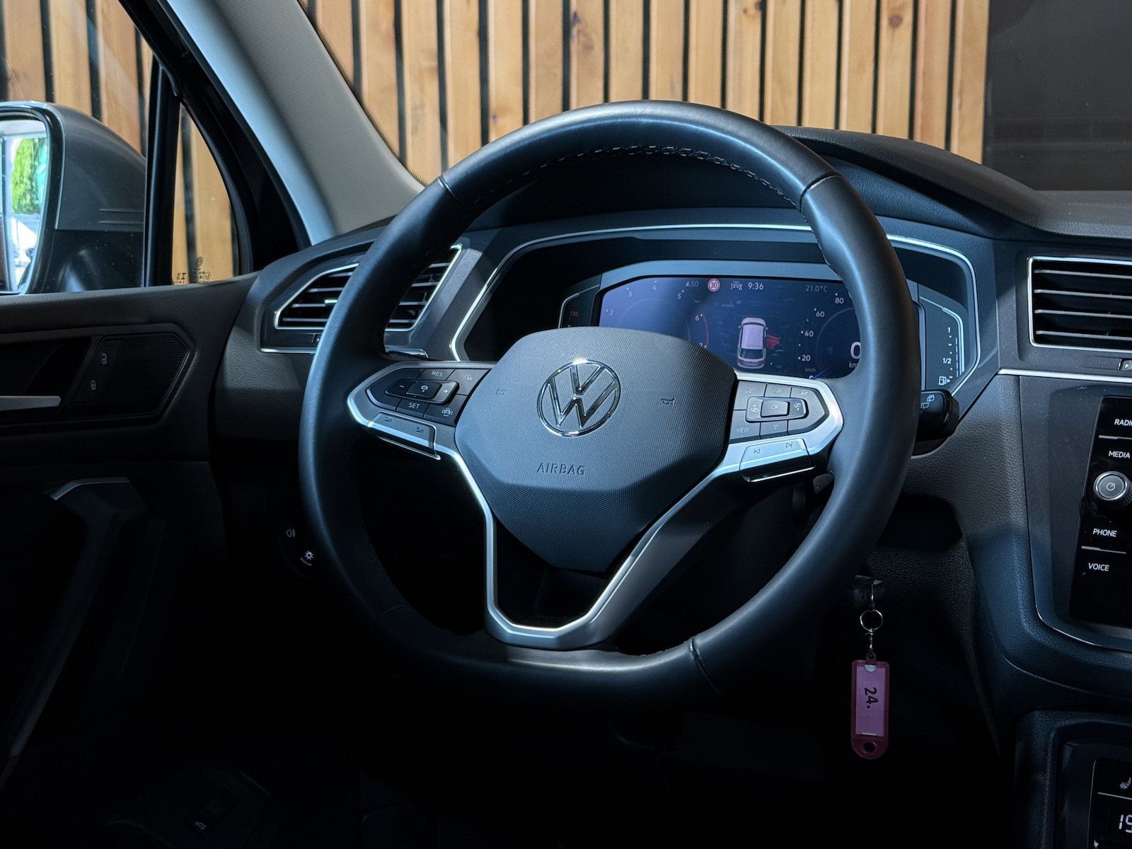 Fahrzeugabbildung Volkswagen Tiguan Allspace TSI DSG 7-Sitzer *Navi*AHK*LED*