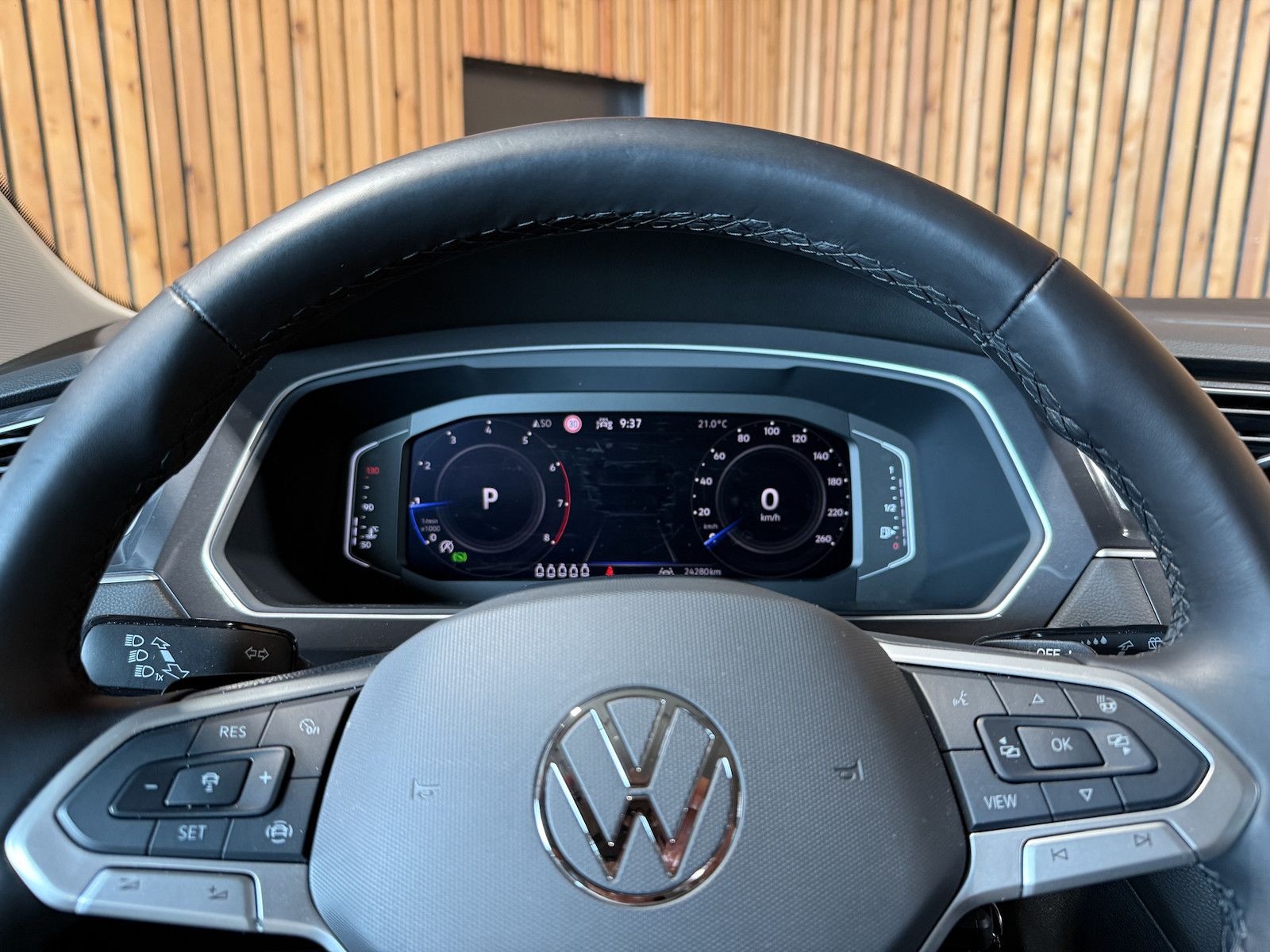 Fahrzeugabbildung Volkswagen Tiguan Allspace TSI DSG 7-Sitzer *Navi*AHK*LED*