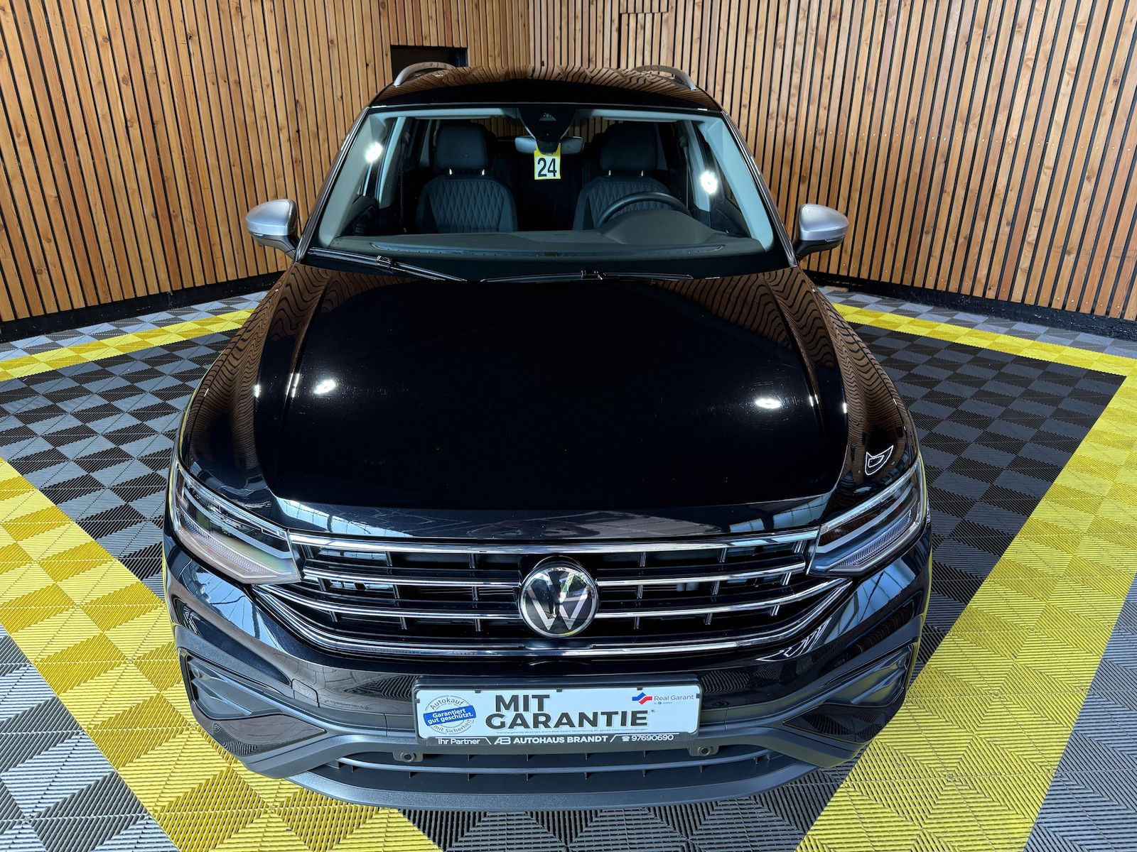 Fahrzeugabbildung Volkswagen Tiguan Allspace TSI DSG 7-Sitzer *Navi*AHK*LED*
