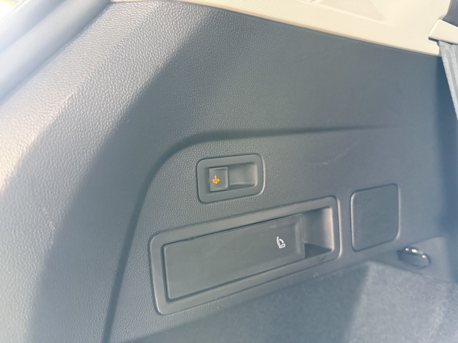 Fahrzeugabbildung Volkswagen Tiguan Allspace TSI DSG 7-Sitzer *Navi*AHK*LED*