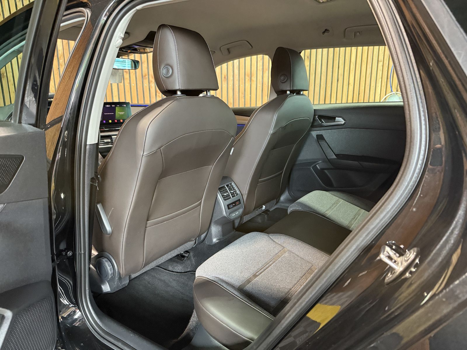 Fahrzeugabbildung SEAT Leon ST 1.4 e-Hybrid DSG Xcellence Navi*LED*Kam
