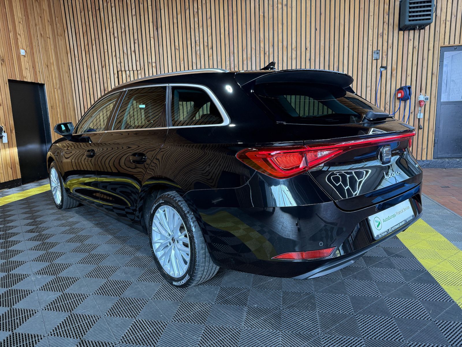 Fahrzeugabbildung SEAT Leon ST 1.4 e-Hybrid DSG Xcellence Navi*LED*Kam