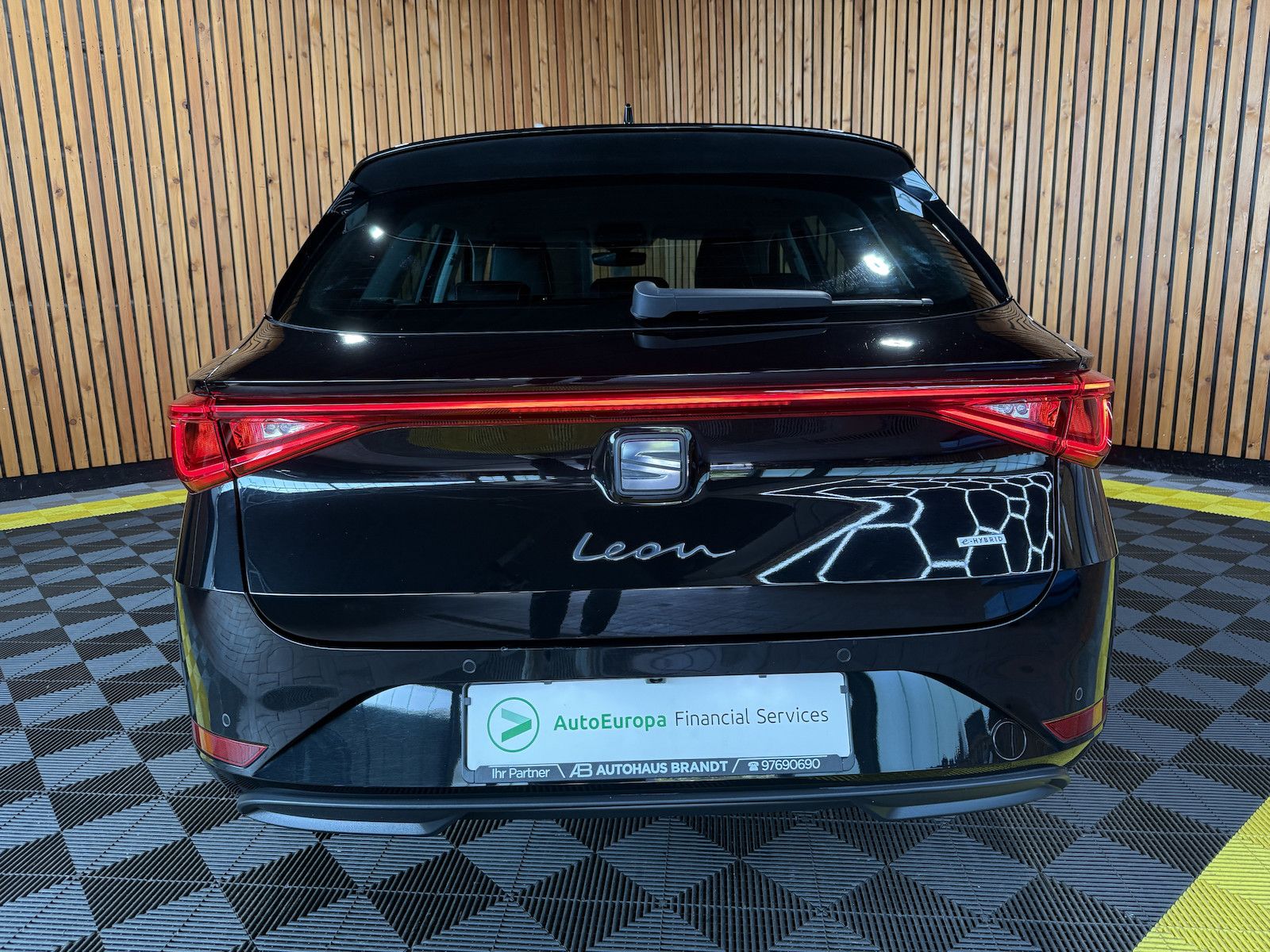 Fahrzeugabbildung SEAT Leon ST 1.4 e-Hybrid DSG Xcellence Navi*LED*Kam