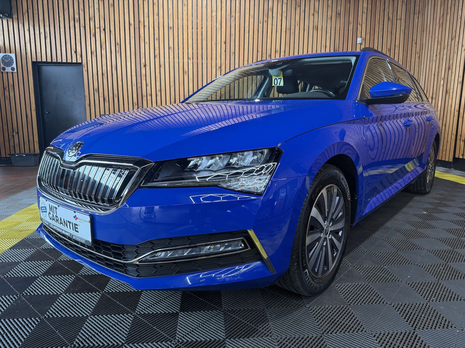 SKODA Superb Combi TSI iV DSG Navi*Virt*Kam*St.Hz*AHK