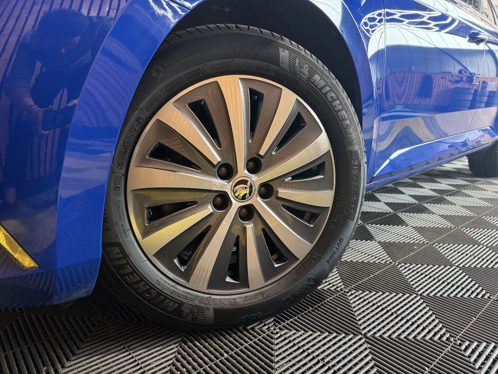 Fahrzeugabbildung SKODA Superb Combi TSI iV DSG Navi*Virt*Kam*St.Hz*AHK