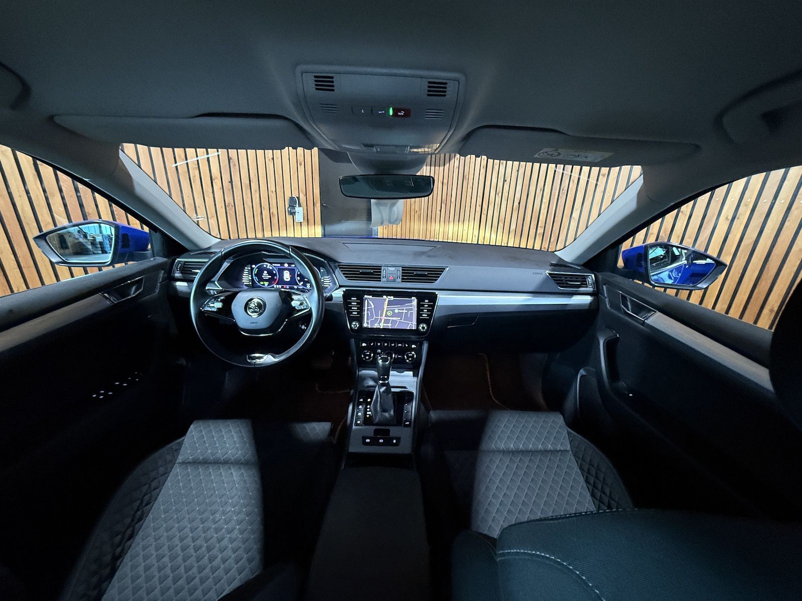 Fahrzeugabbildung SKODA Superb Combi TSI iV DSG Navi*Virt*Kam*St.Hz*AHK