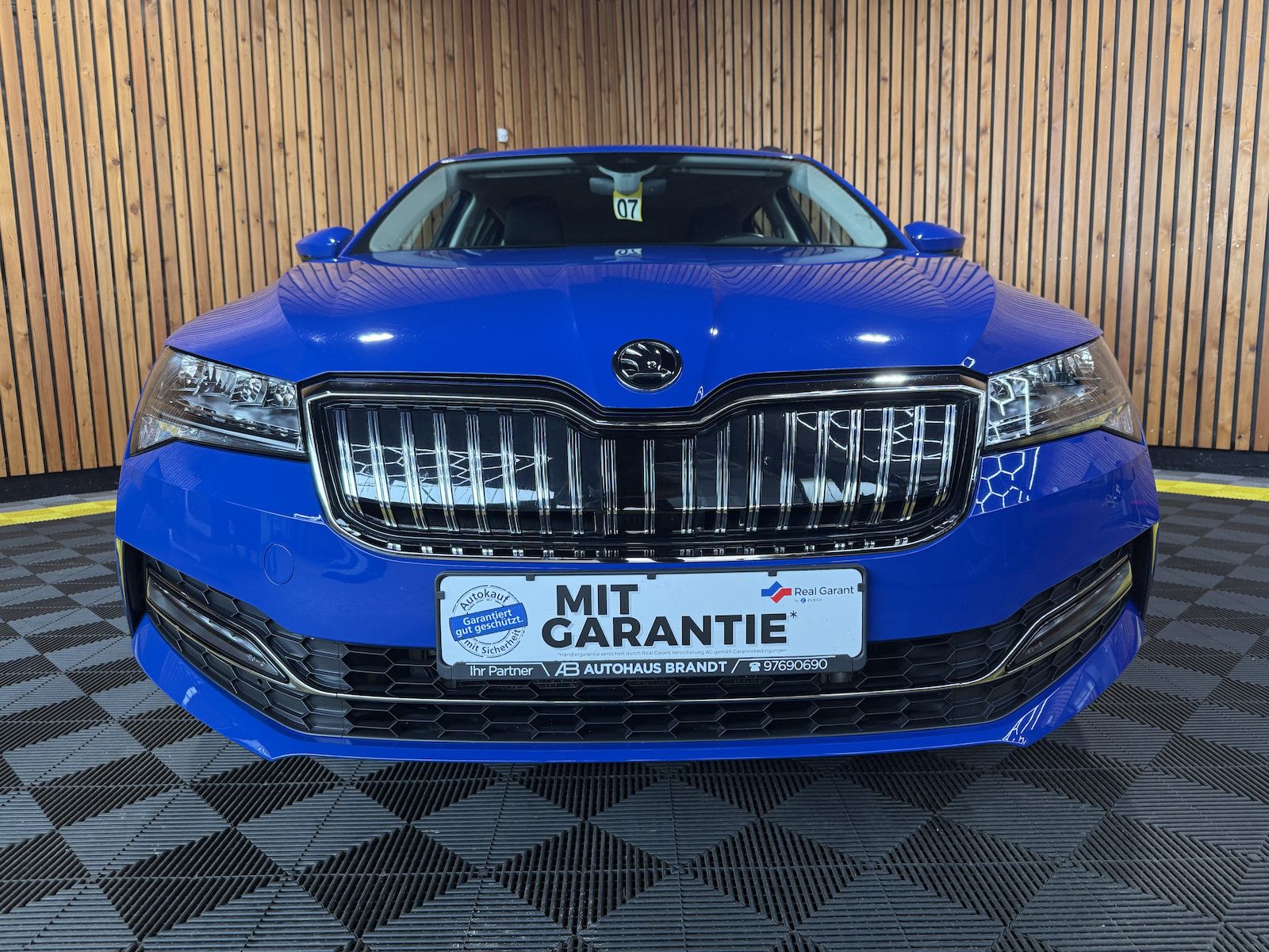 Fahrzeugabbildung SKODA Superb Combi TSI iV DSG Navi*Virt*Kam*St.Hz*AHK