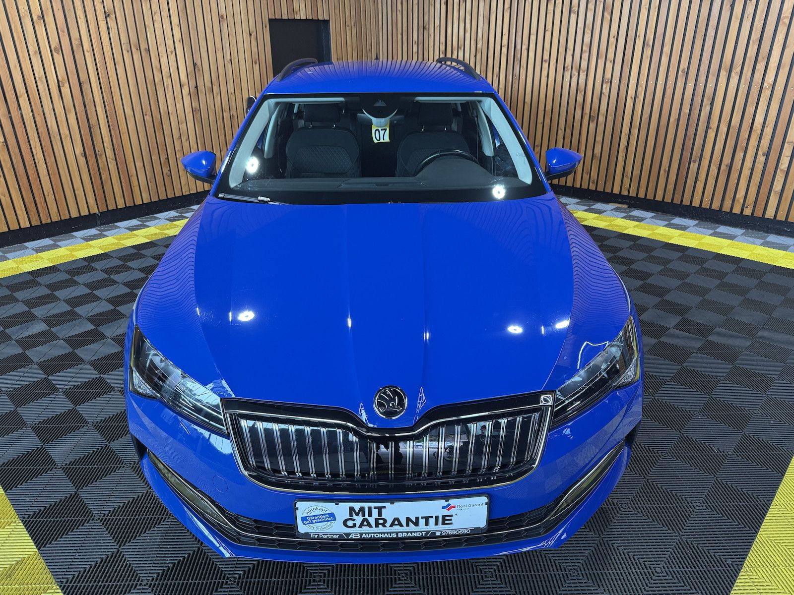 Fahrzeugabbildung SKODA Superb Combi TSI iV DSG Navi*Virt*Kam*St.Hz*AHK