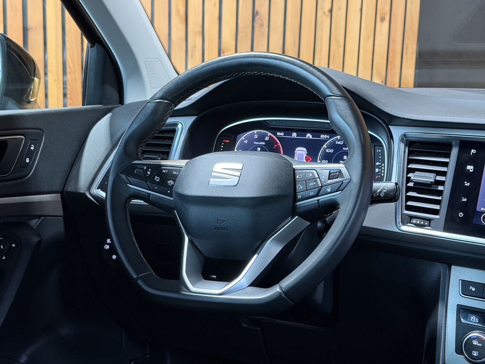 Fahrzeugabbildung SEAT Ateca 1,5 TSI X-Perience DSG *Navi*LED*Kam*Virt
