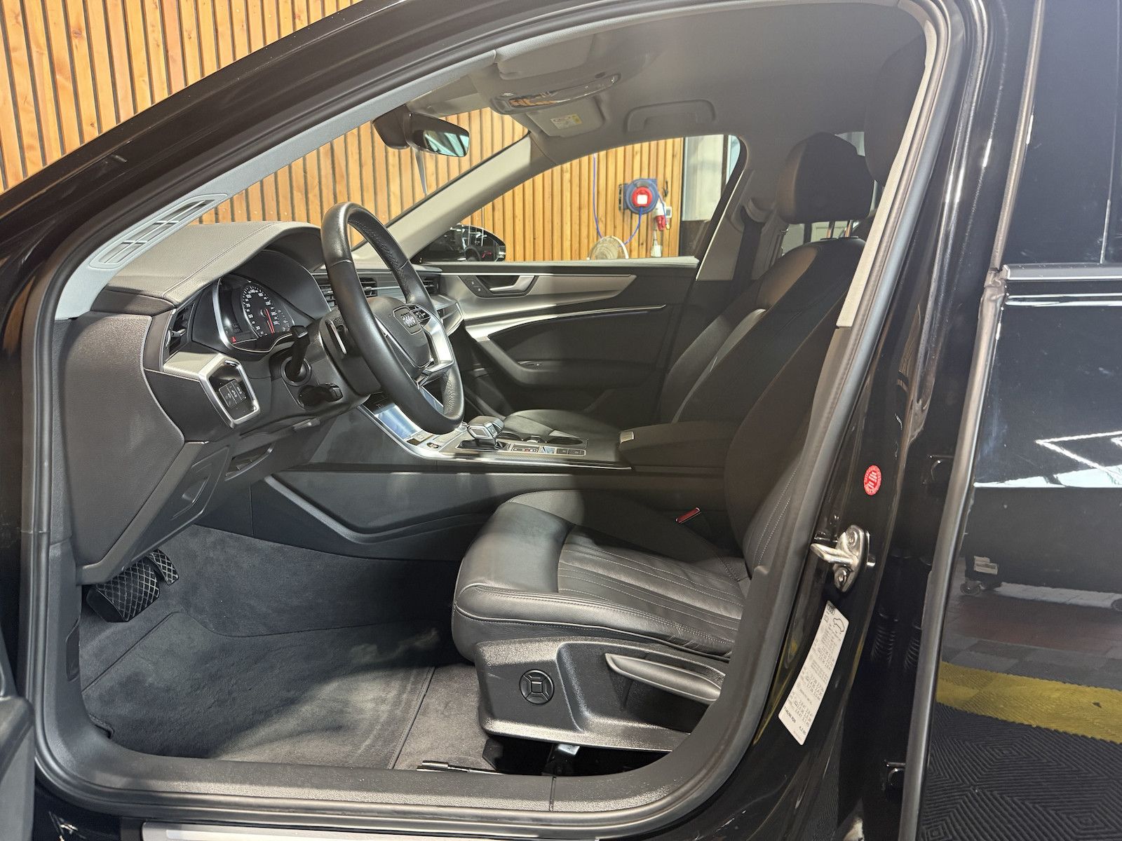 Fahrzeugabbildung Audi A6 Avant 2,0 TDI qu. *Navi*ACC*LED*AHK*Leder*