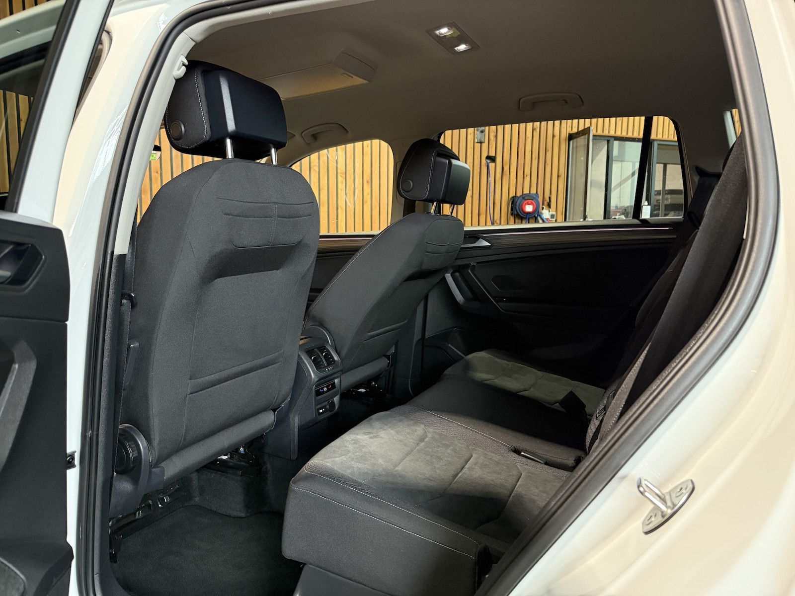 Fahrzeugabbildung Volkswagen Tiguan Allspace 2,0TDI Eleg. 4M DSG Navi*Kam*AHK