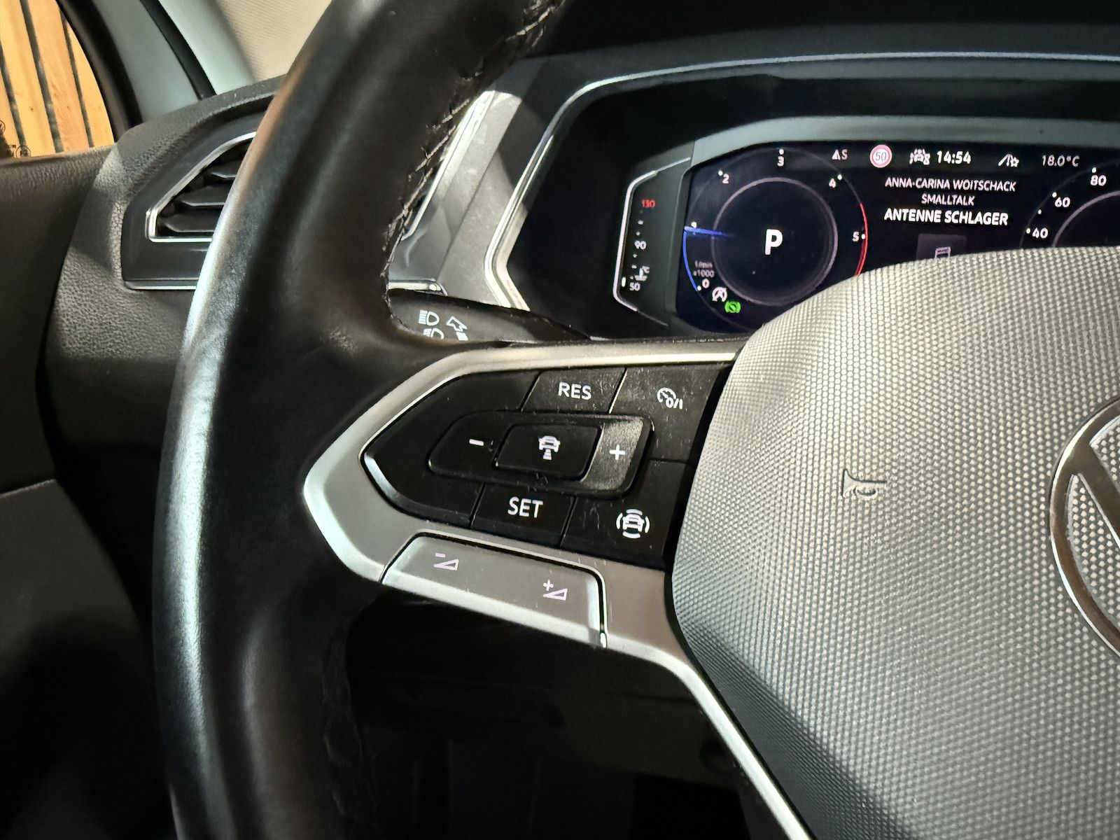 Fahrzeugabbildung Volkswagen Tiguan Allspace 2,0TDI Eleg. 4M DSG Navi*Kam*AHK