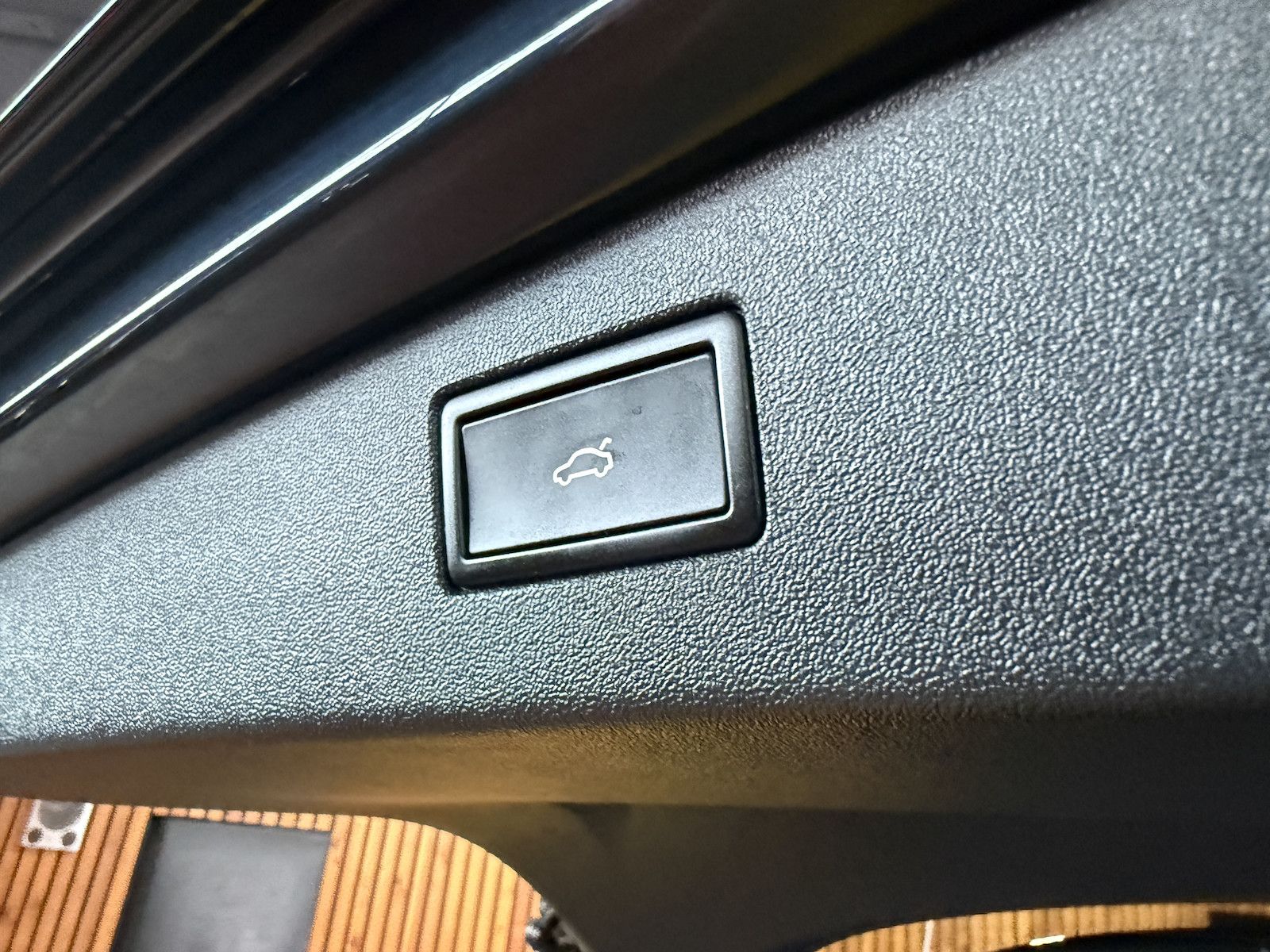 Fahrzeugabbildung Volkswagen Tiguan 1,5 eTSI DSG Energy *Navi*Kam*LED*AHK*360