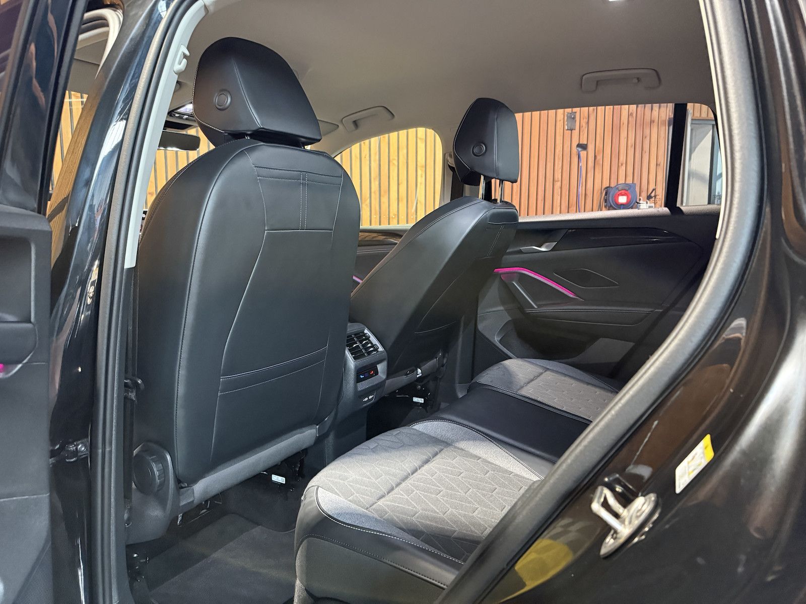 Fahrzeugabbildung Volkswagen Tiguan 1,5 eTSI DSG Energy *Navi*Kam*LED*AHK*360